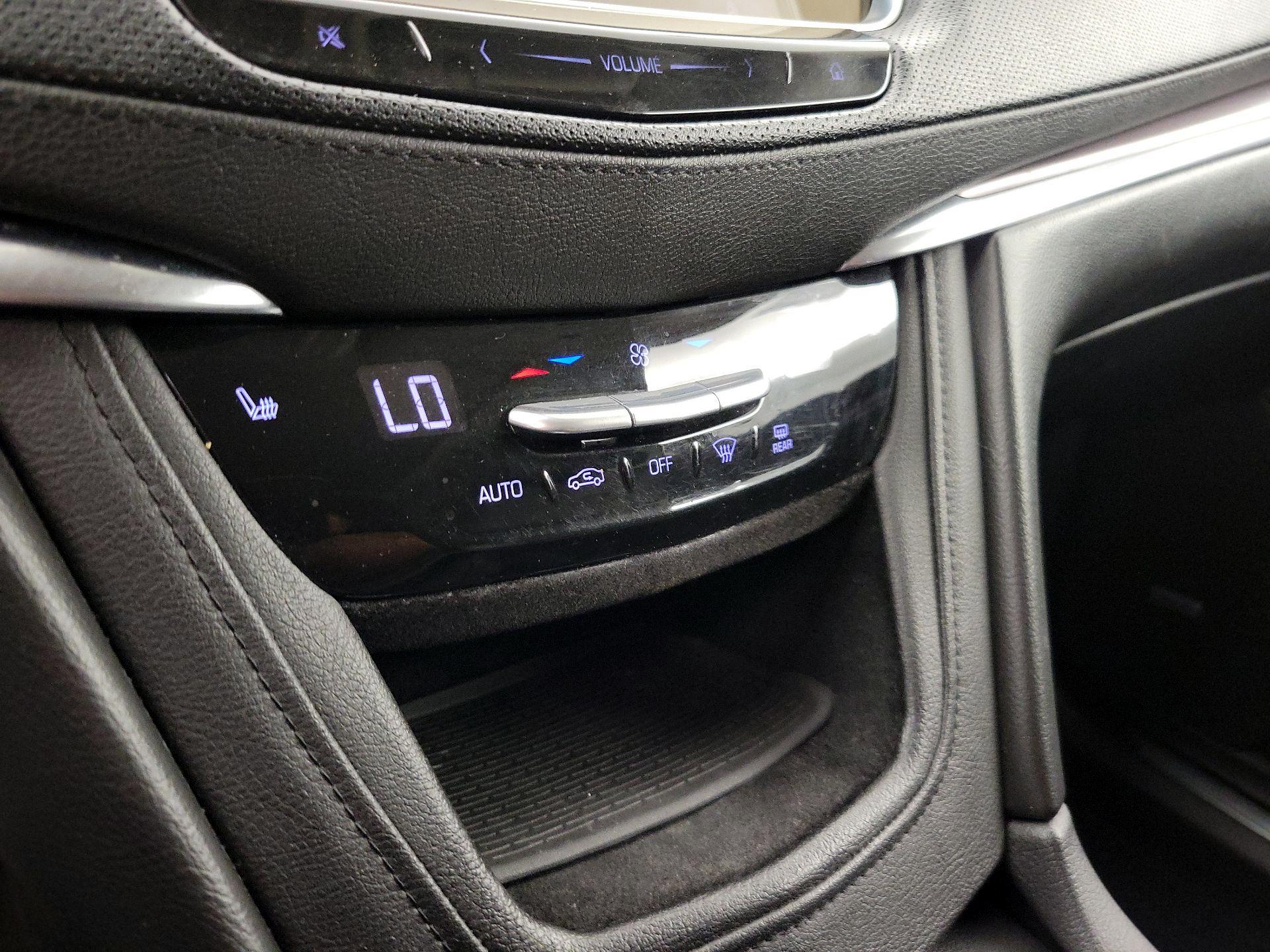 Thumbnail: 2018 Cadillac XT5 - 17