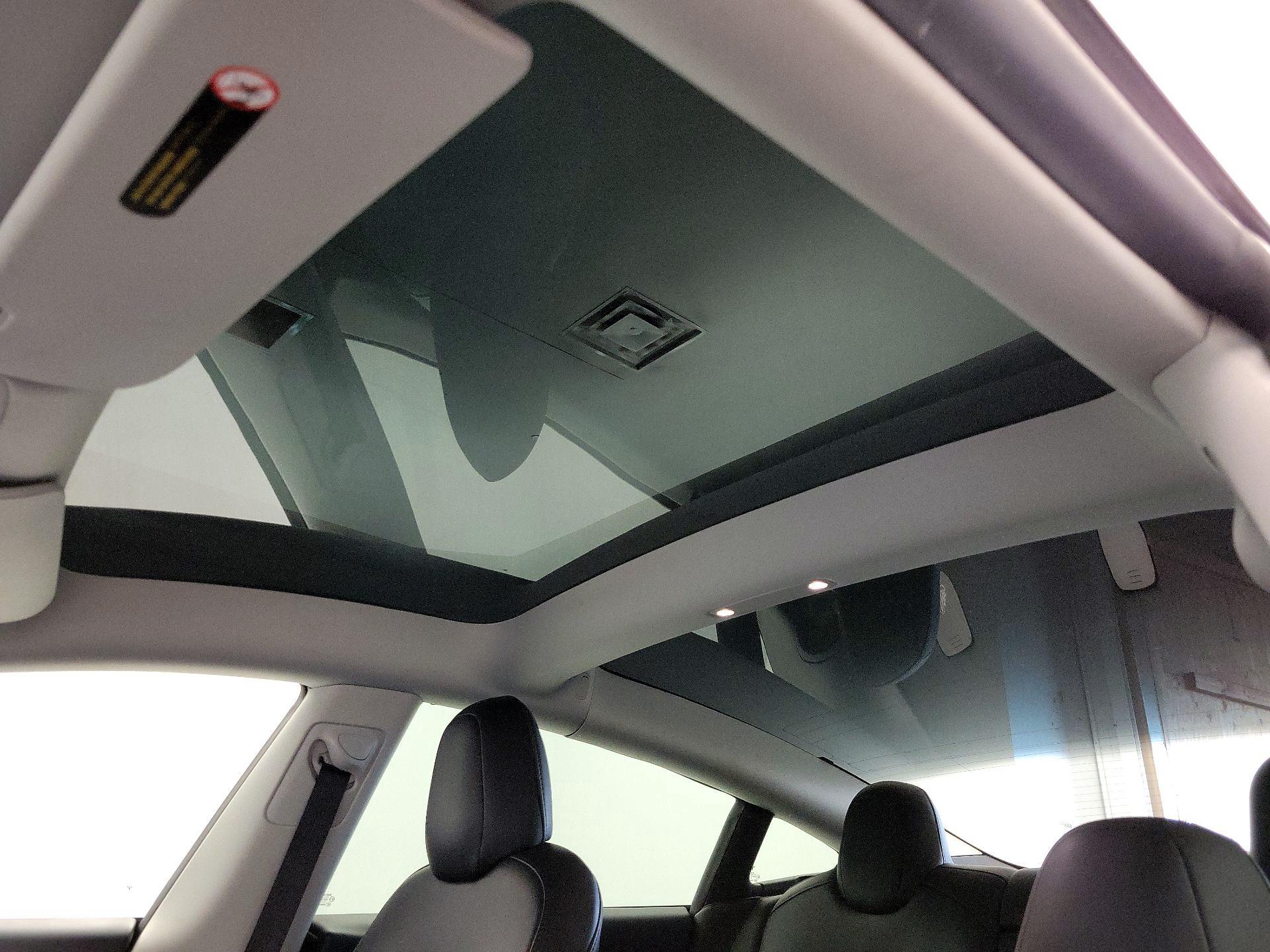 Thumbnail: 2021 Tesla Model 3 - 19