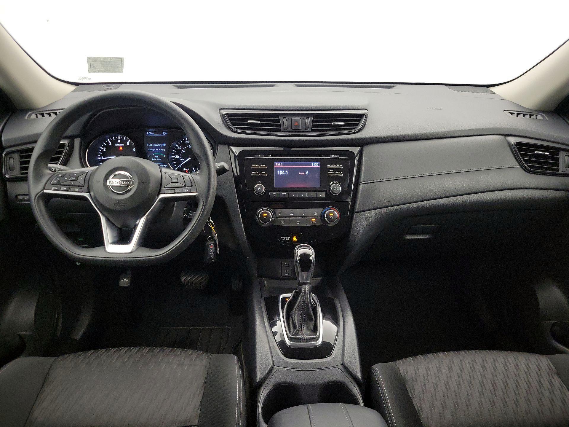 Thumbnail: 2017 Nissan Rogue - 9