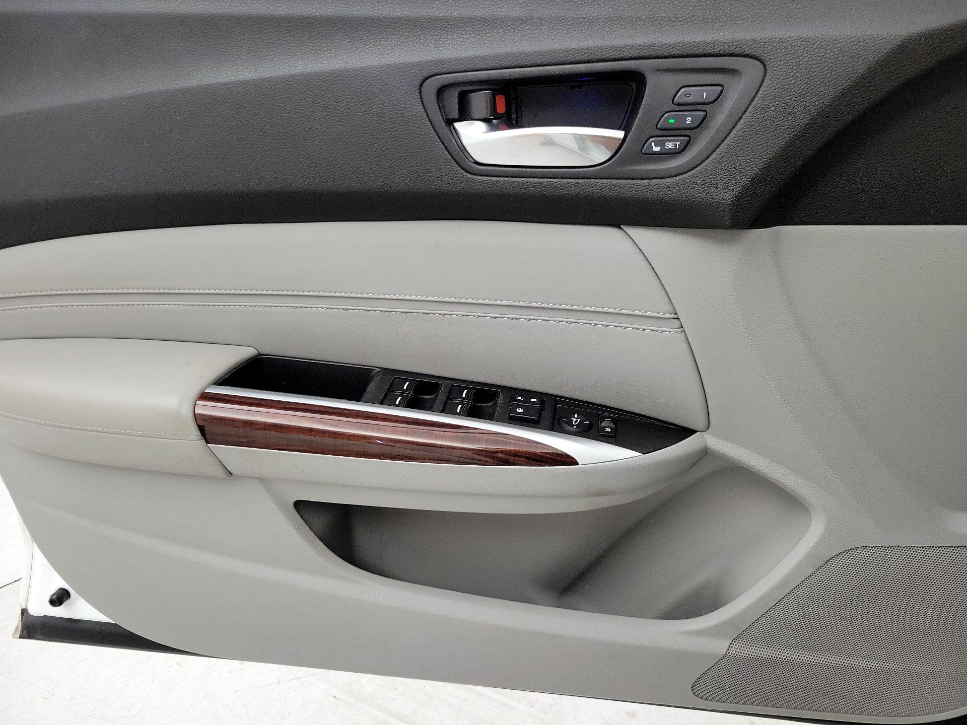 Thumbnail: 2015 Acura TLX - 12