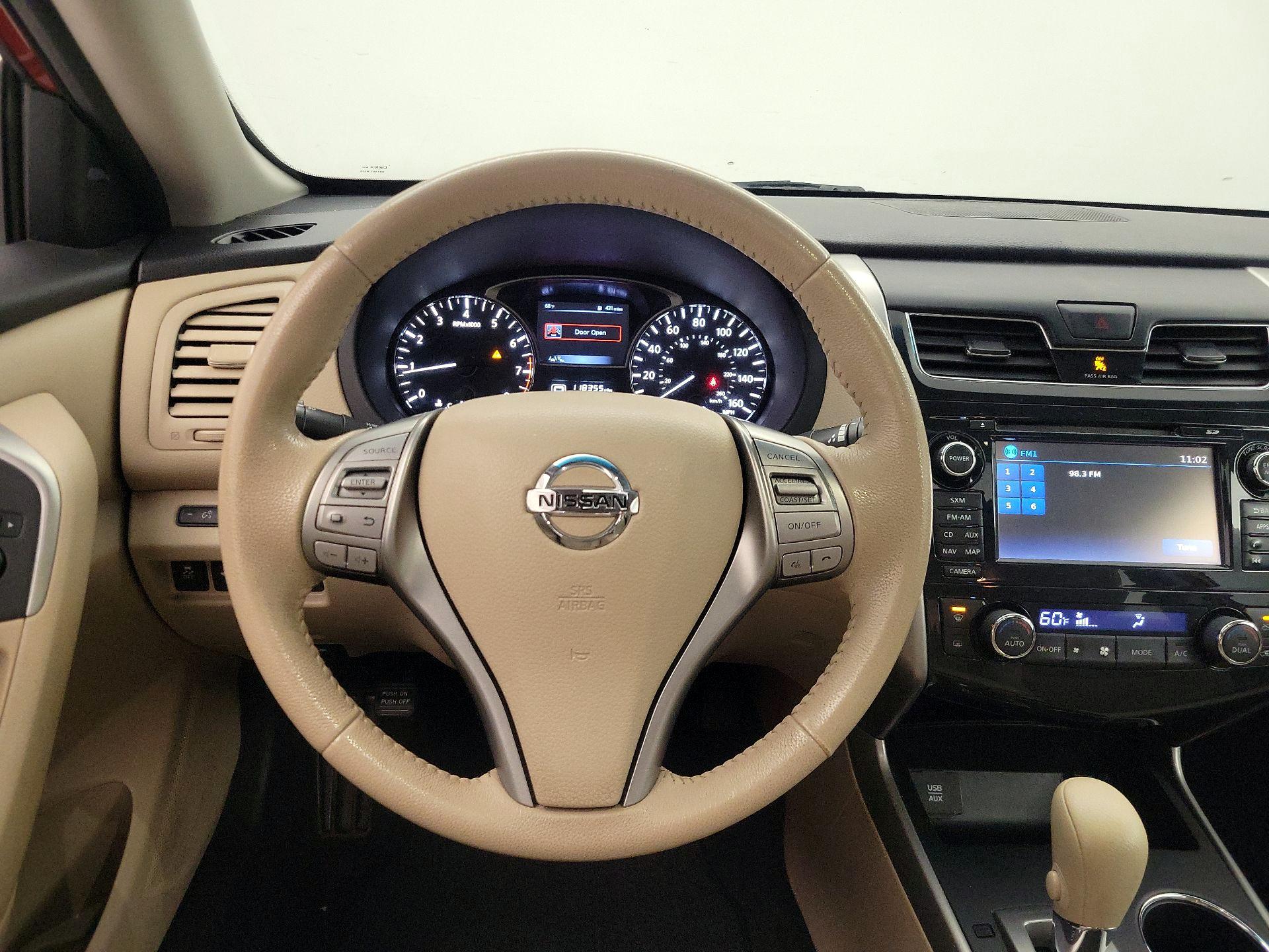 Thumbnail: 2015 Nissan Altima - 10