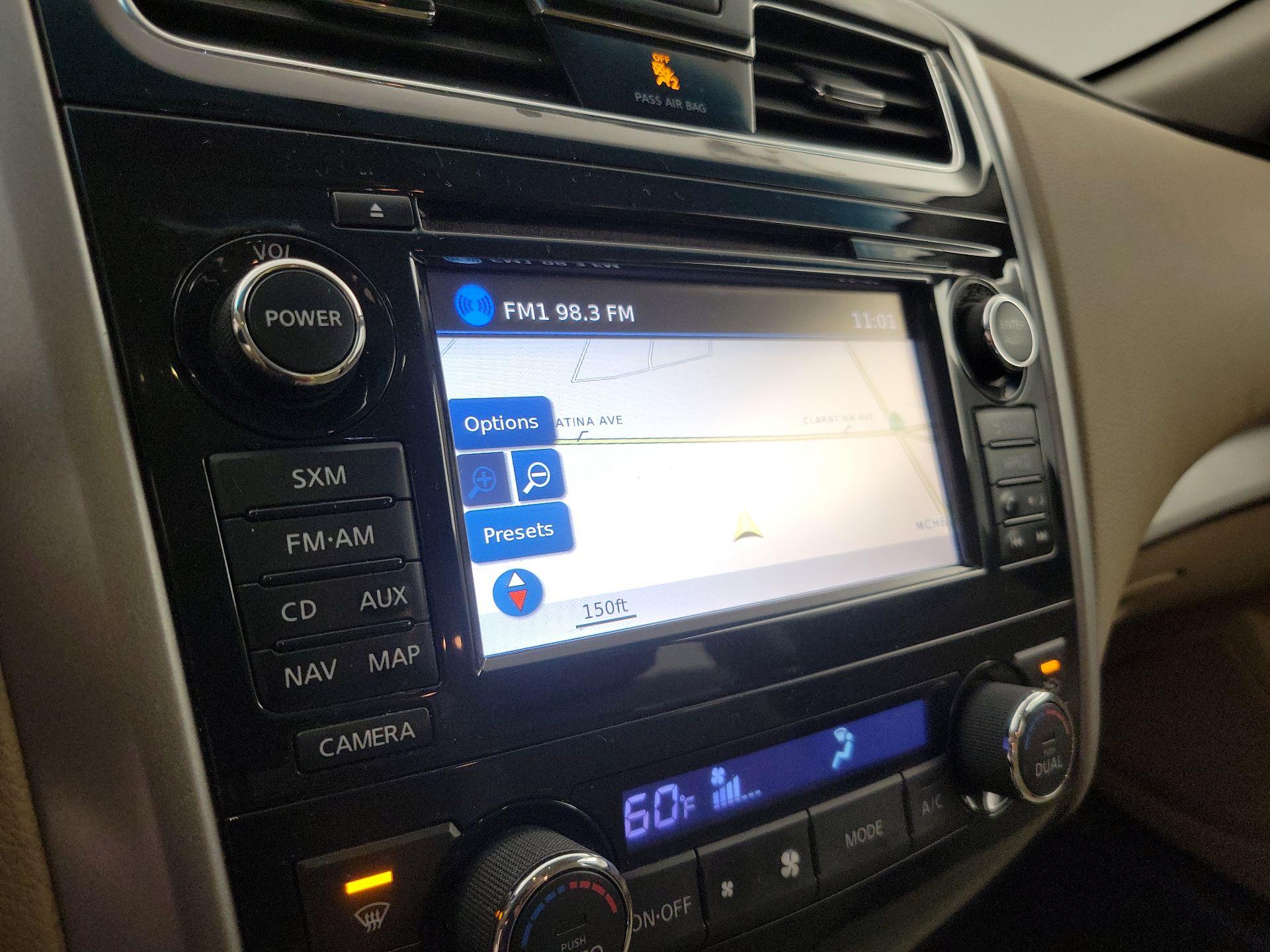 Thumbnail: 2015 Nissan Altima - 14