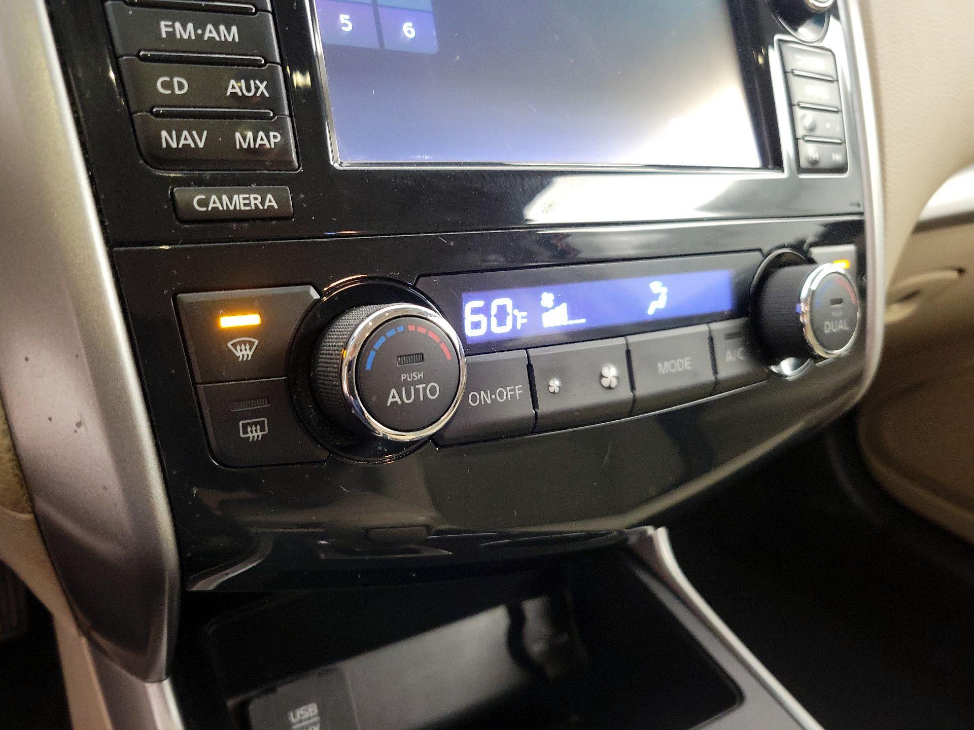 Thumbnail: 2015 Nissan Altima - 17
