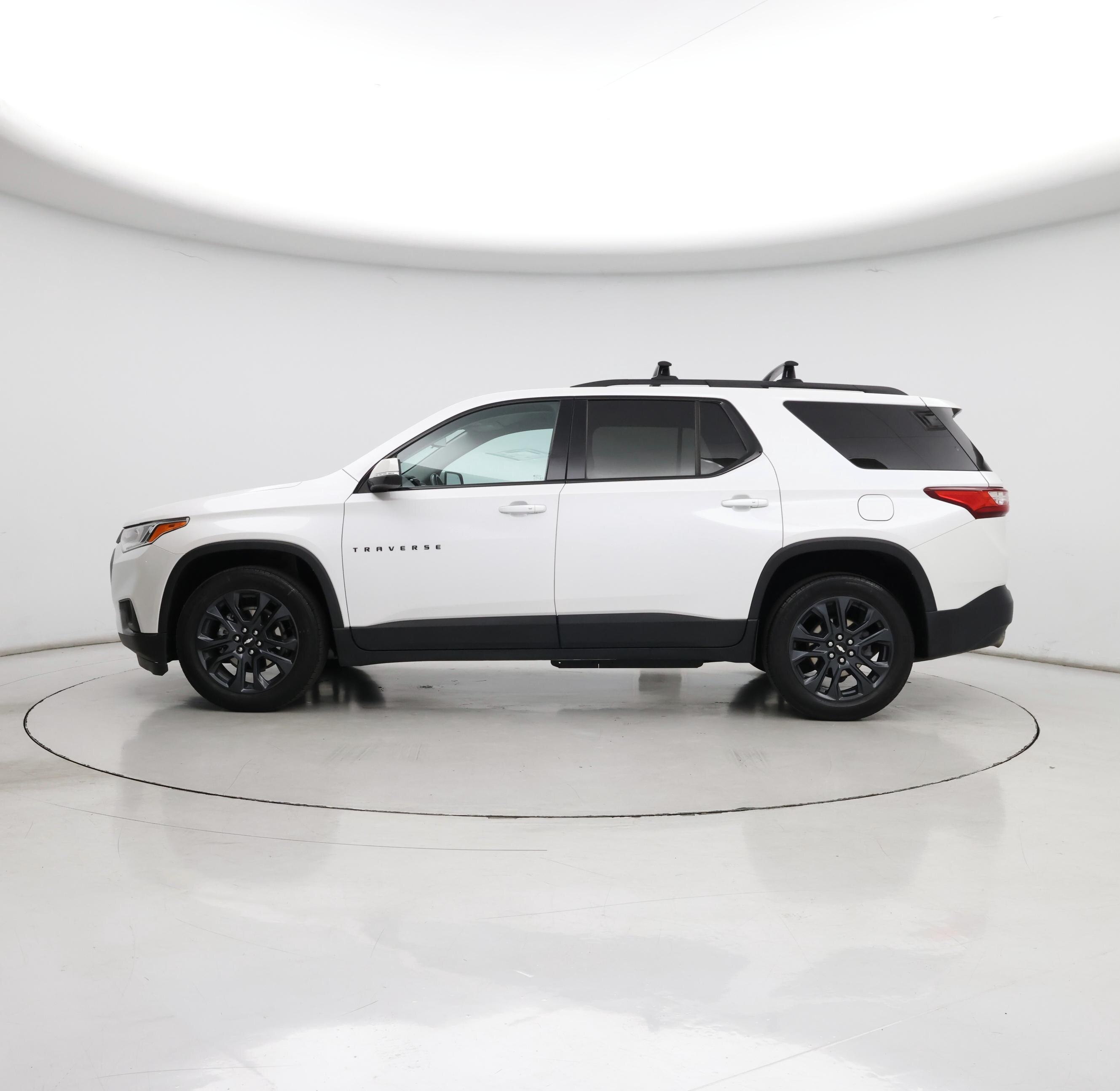 Thumbnail: 2021 Chevrolet Traverse - 3