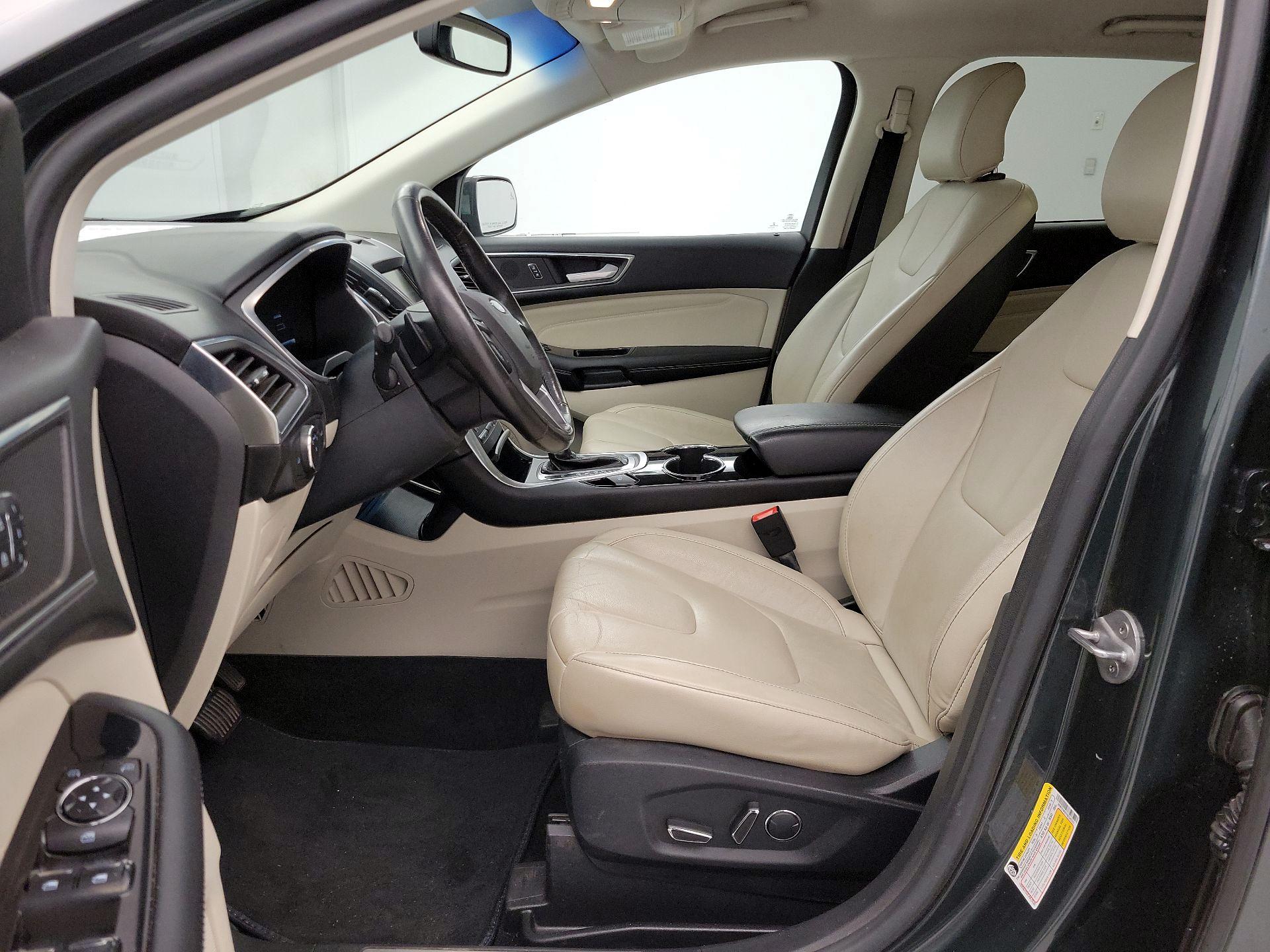 Thumbnail: 2015 Ford Edge - 11