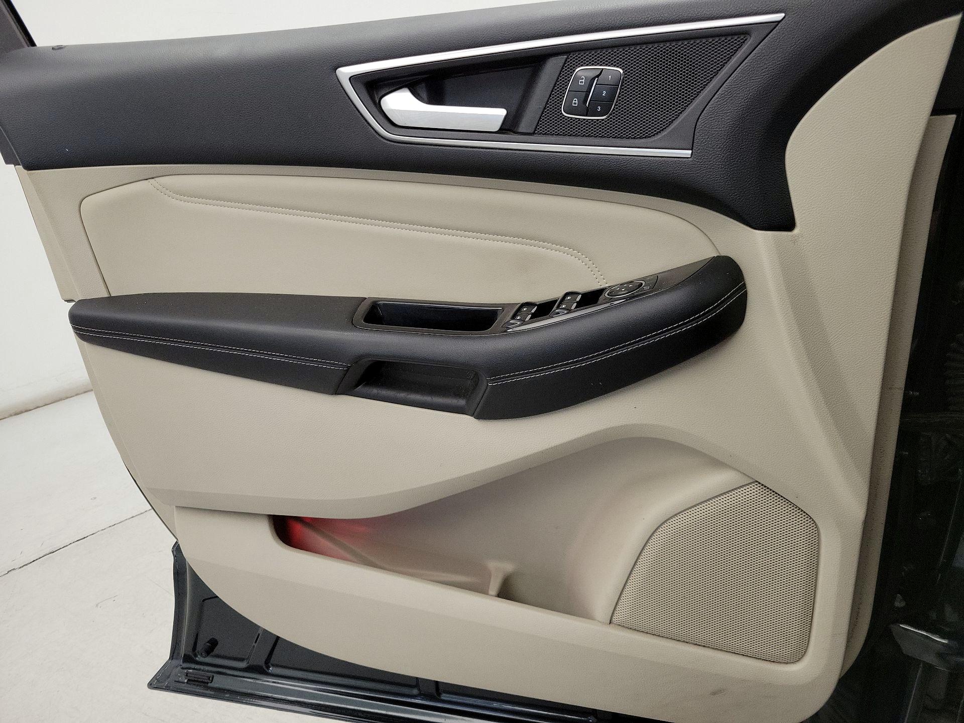 Thumbnail: 2015 Ford Edge - 12