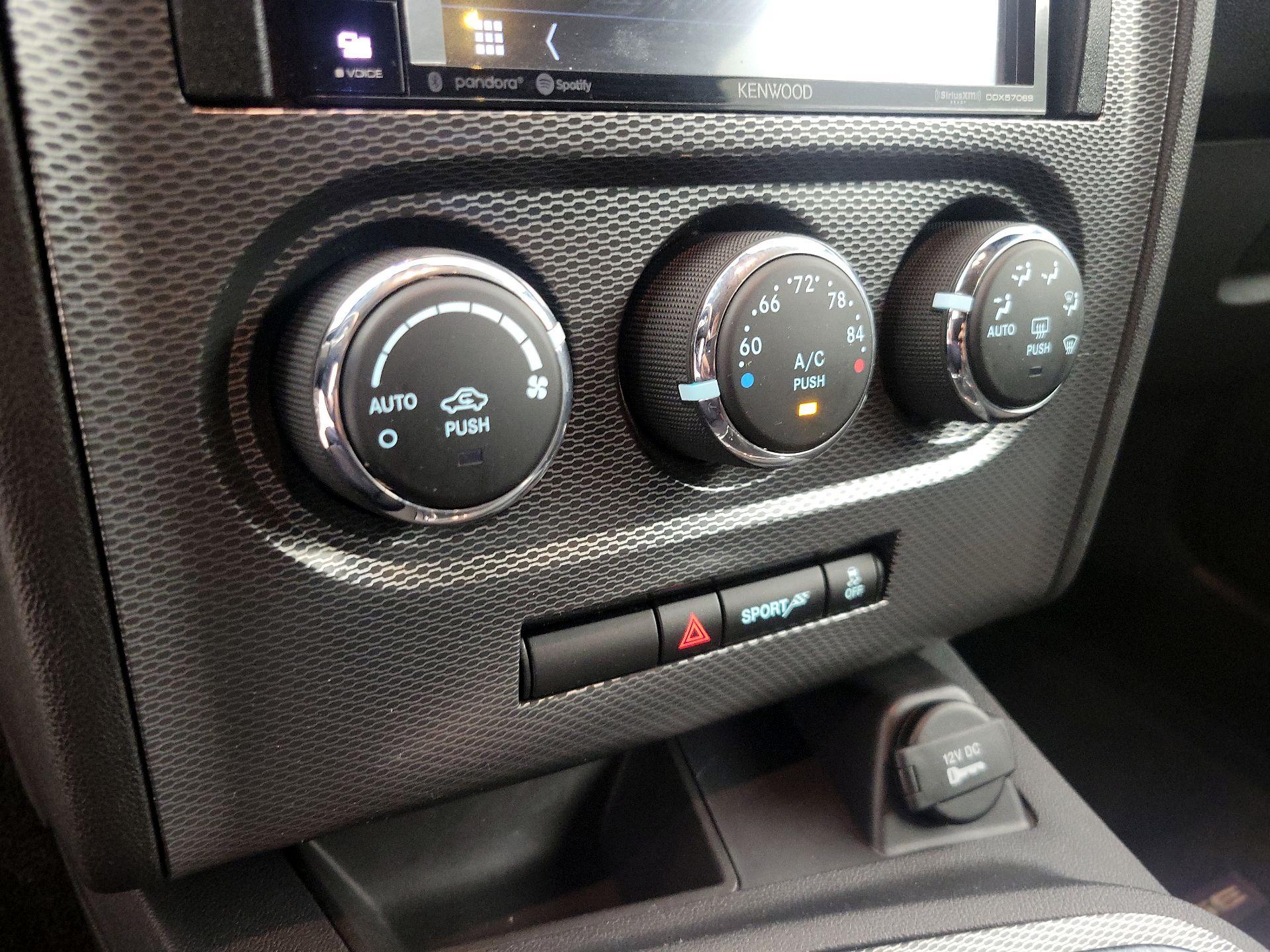 Thumbnail: 2014 Dodge Challenger - 15