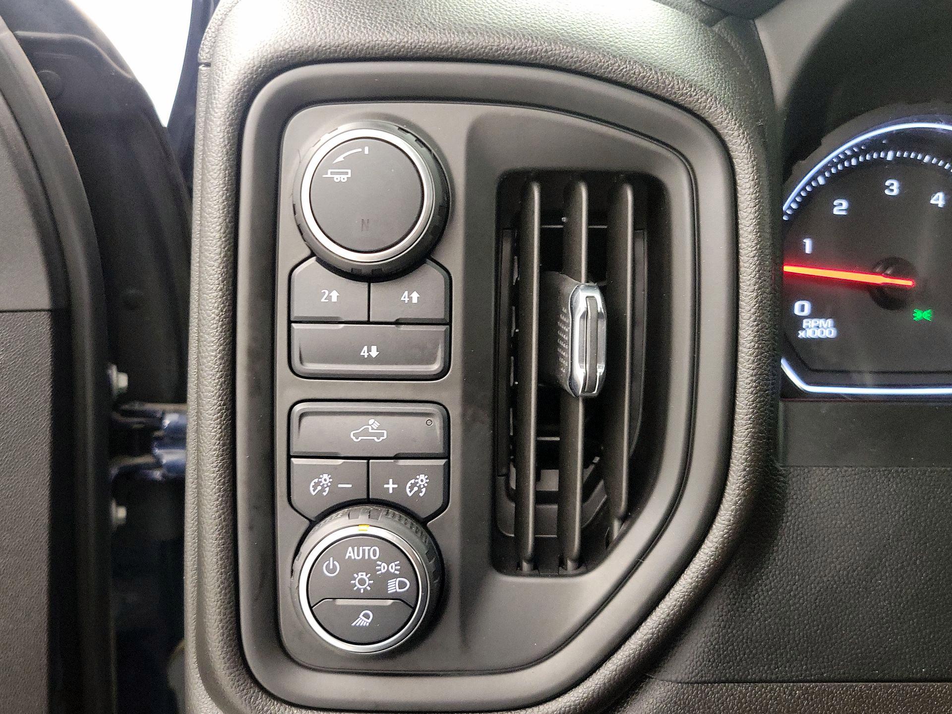 Thumbnail: 2022 Chevrolet Silverado 2500 - 13
