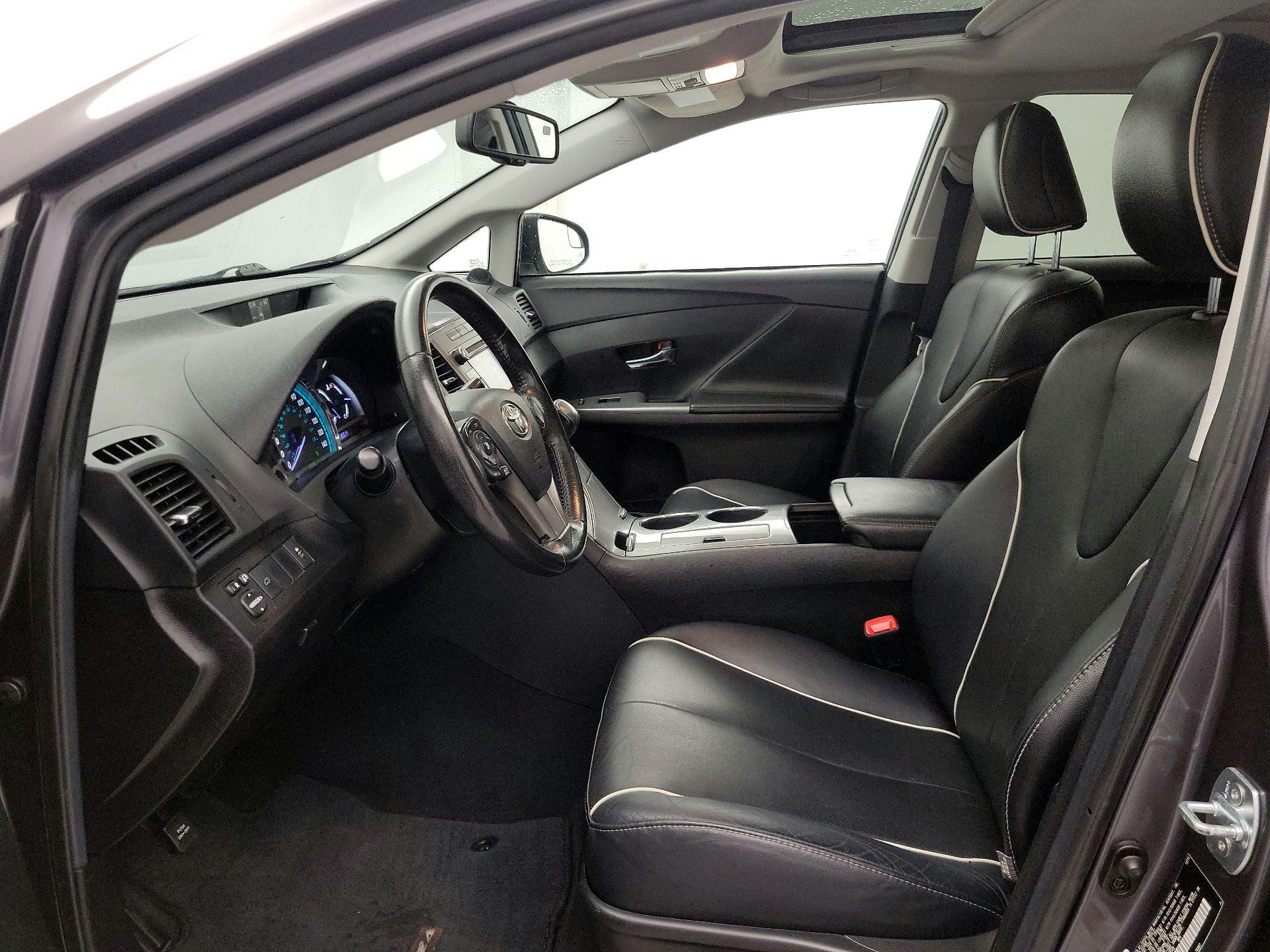 Thumbnail: 2015 Toyota Venza - 11