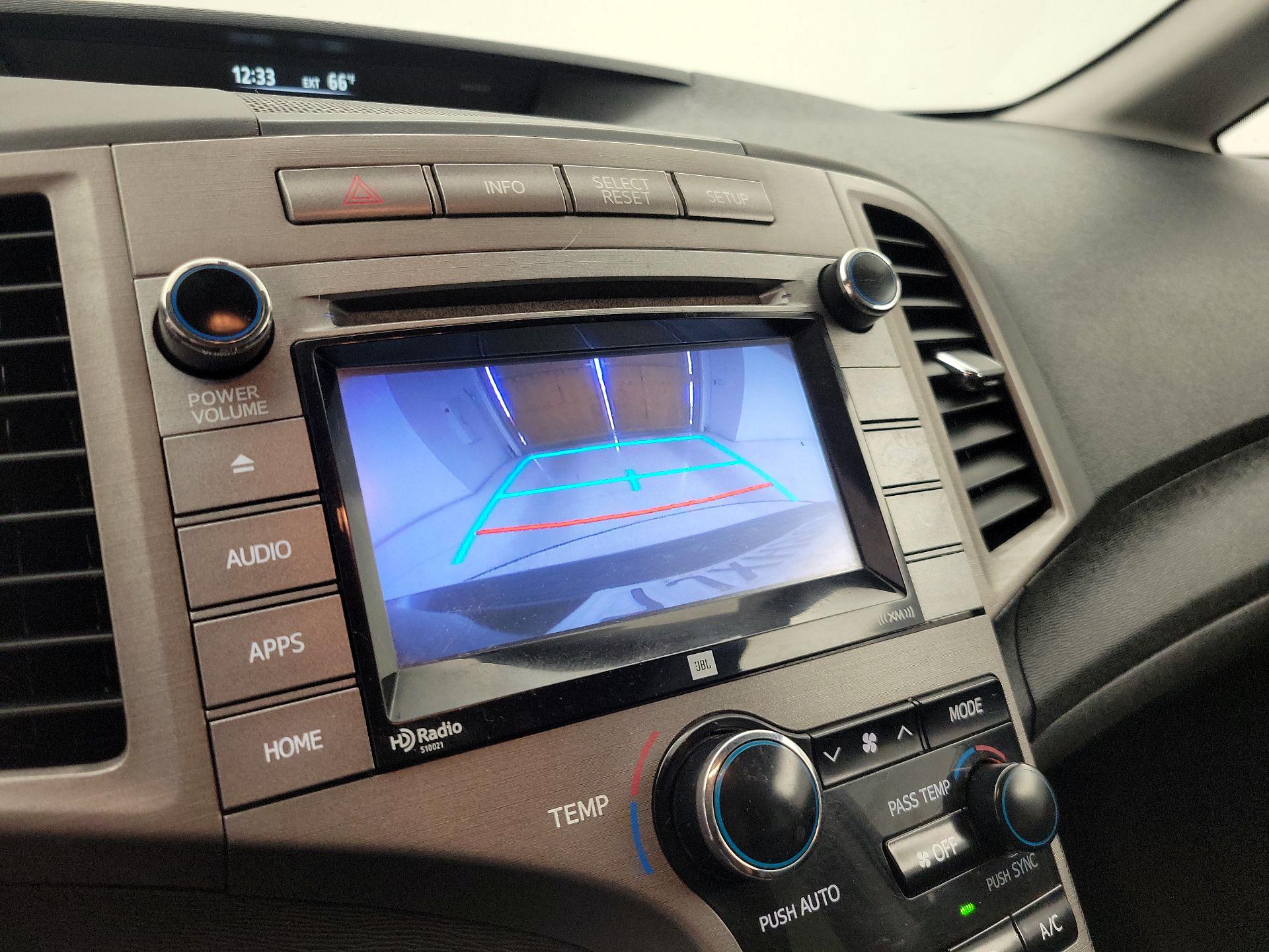 Thumbnail: 2015 Toyota Venza - 14