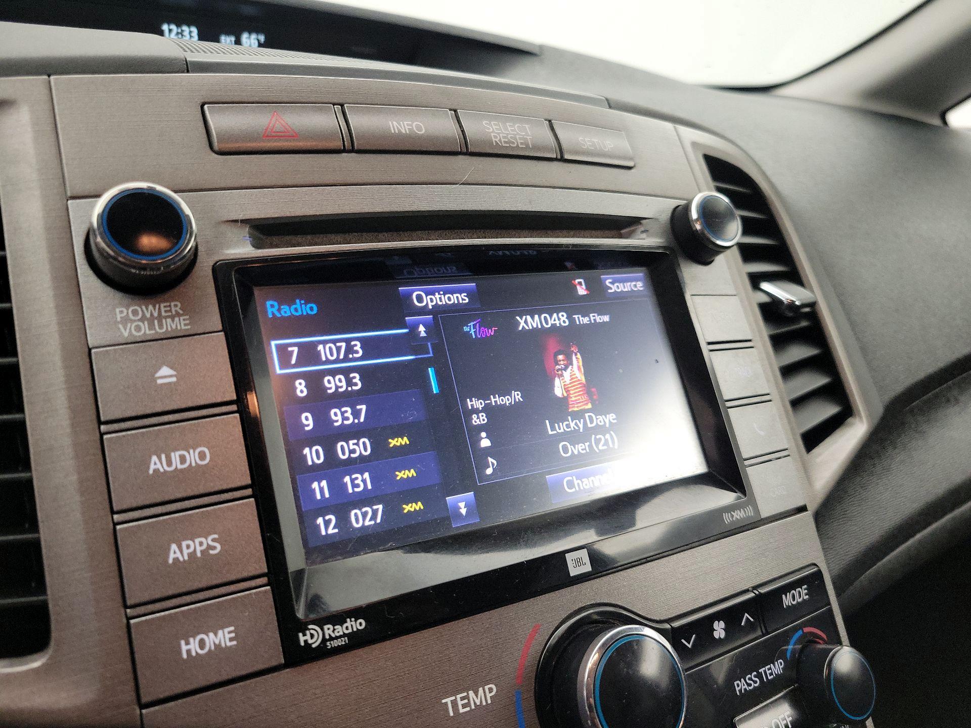 Thumbnail: 2015 Toyota Venza - 15