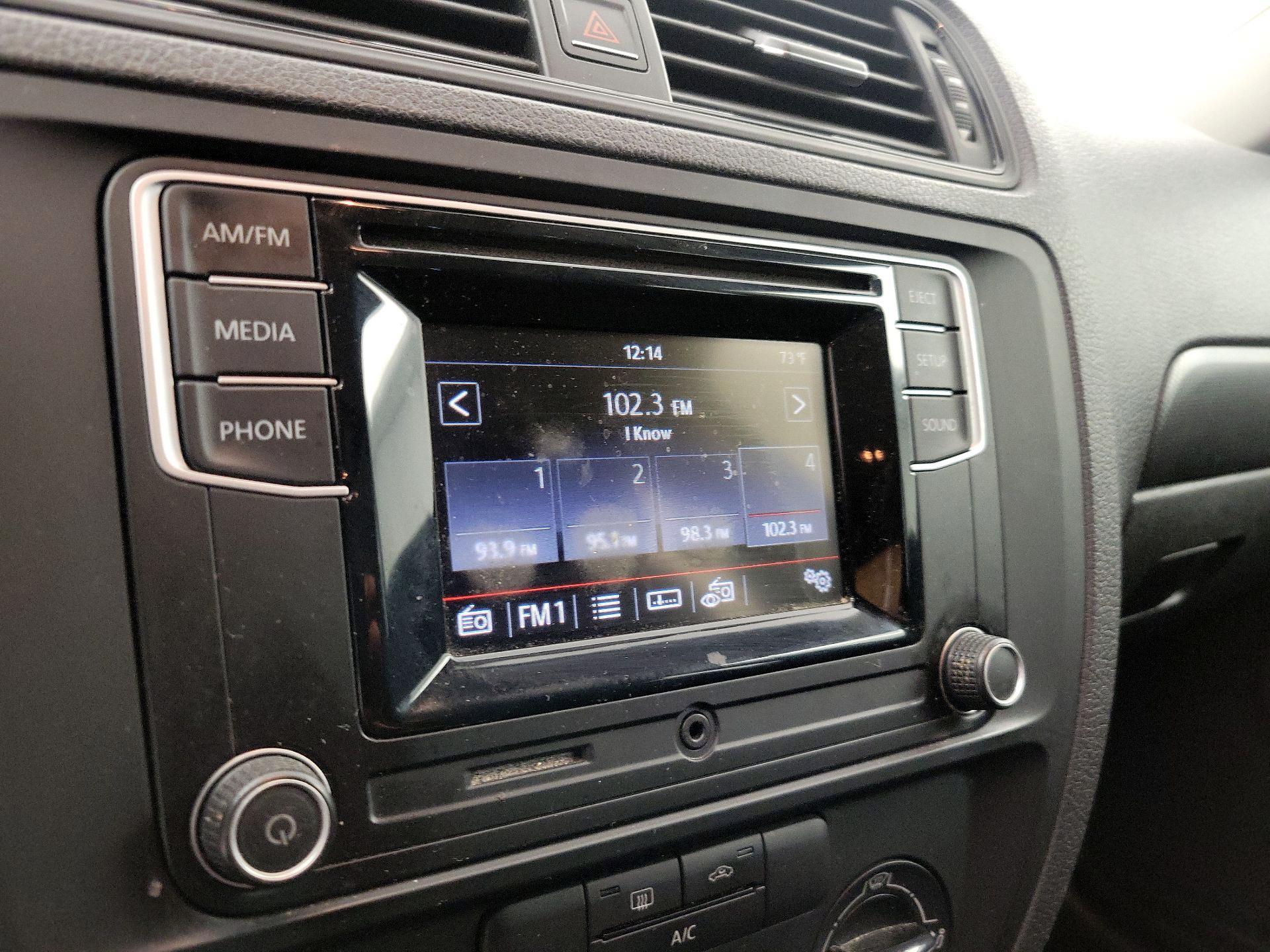 Thumbnail: 2016 Volkswagen Jetta - 14