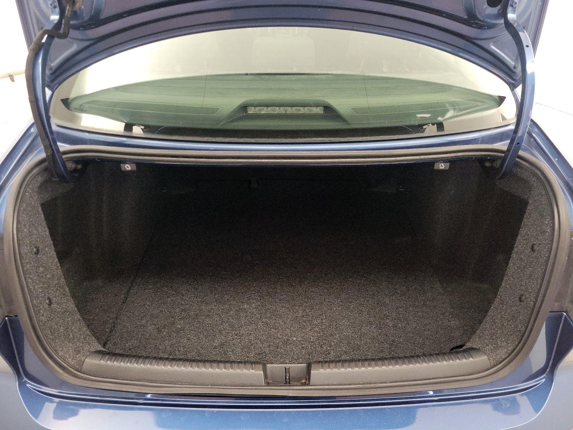 Thumbnail: 2016 Volkswagen Jetta - 18