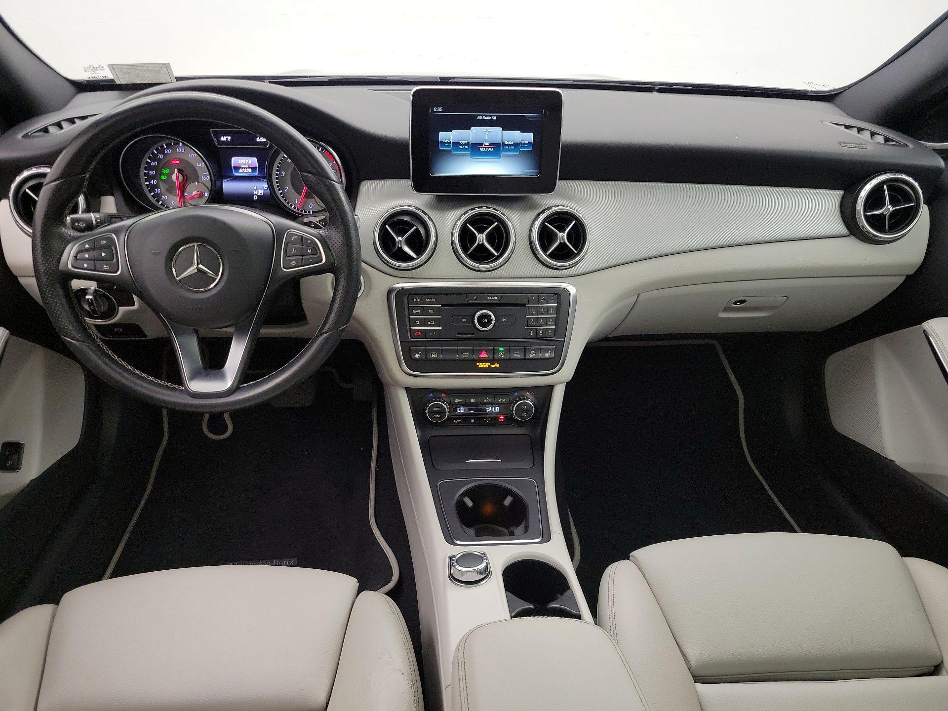 Thumbnail: 2017 Mercedes-Benz GLA - 9