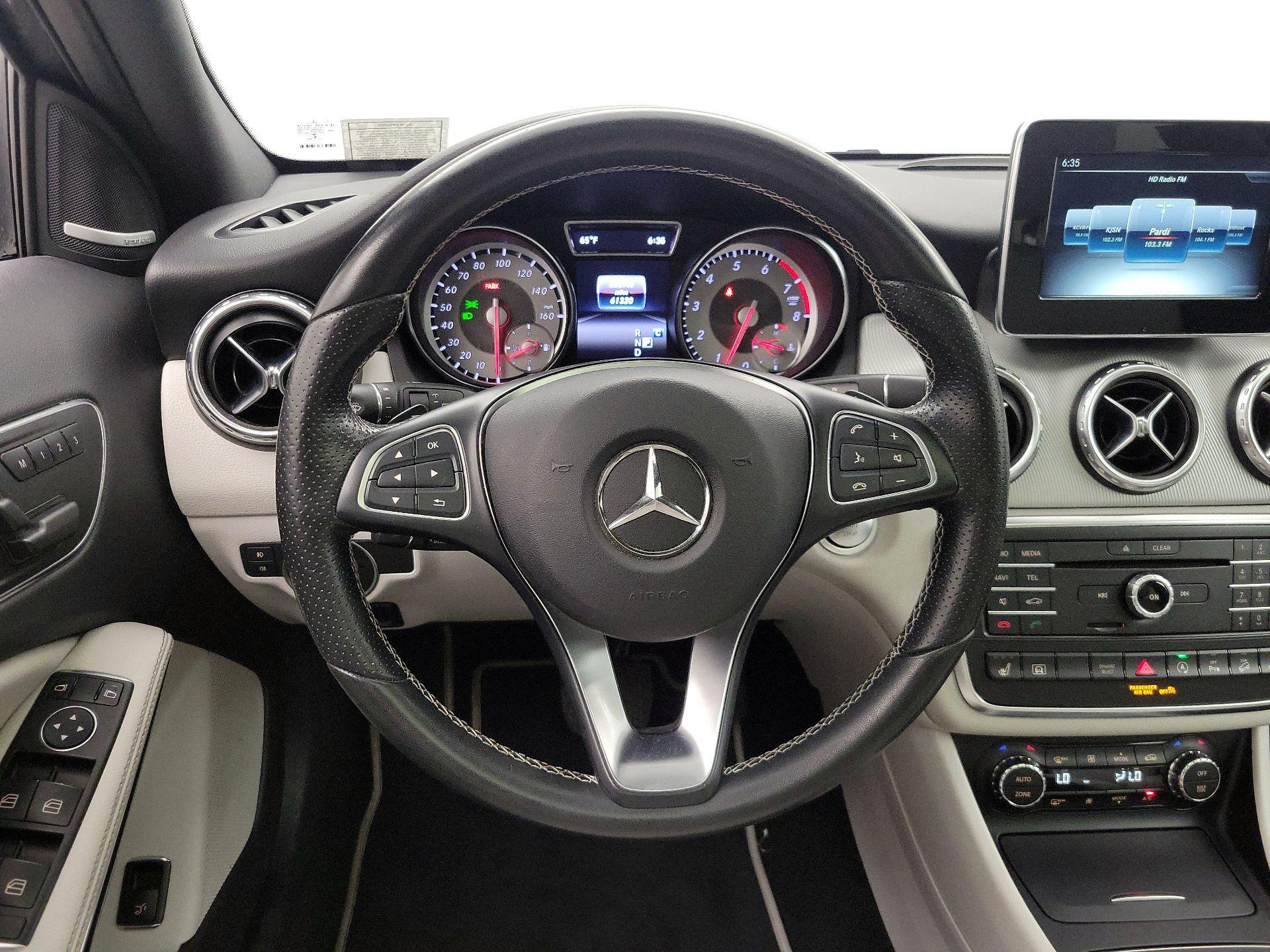 Thumbnail: 2017 Mercedes-Benz GLA - 10