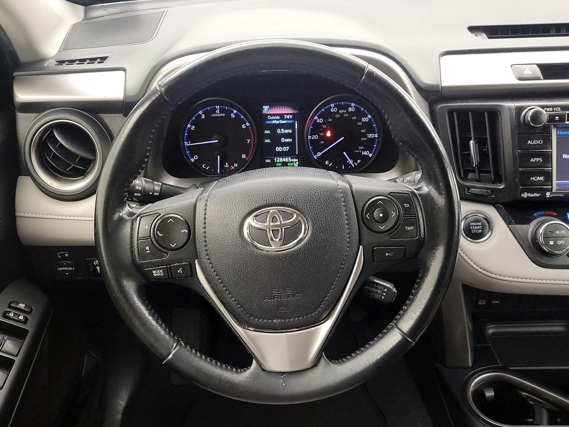 Thumbnail: 2017 Toyota RAV4 - 10