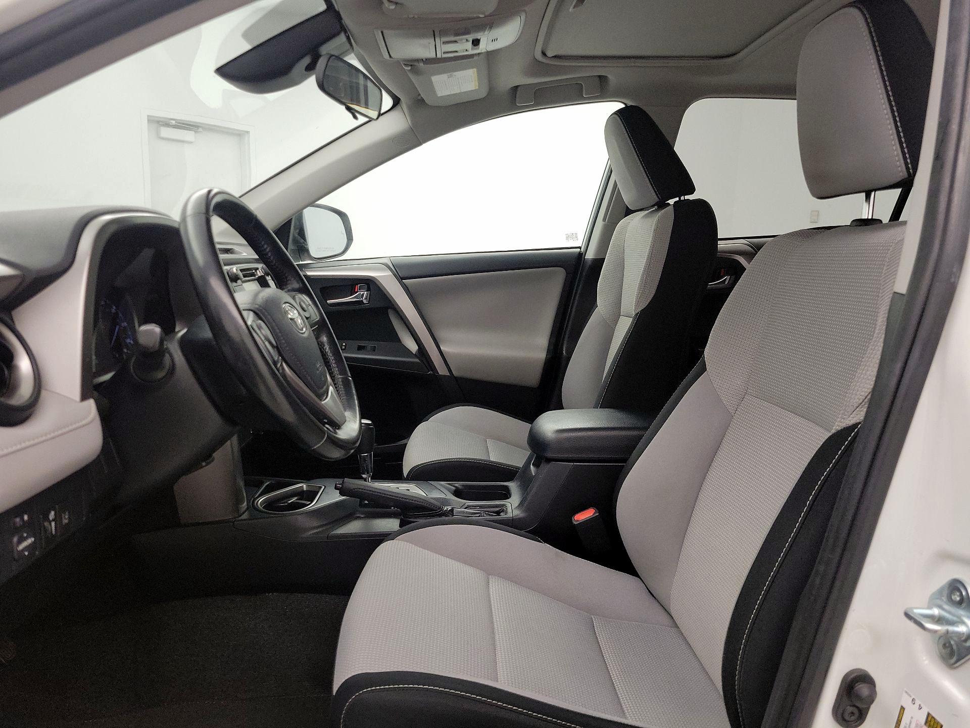 Thumbnail: 2017 Toyota RAV4 - 11