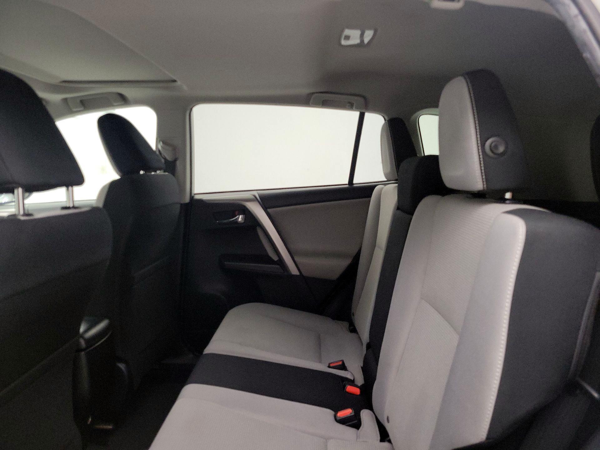 Thumbnail: 2017 Toyota RAV4 - 20