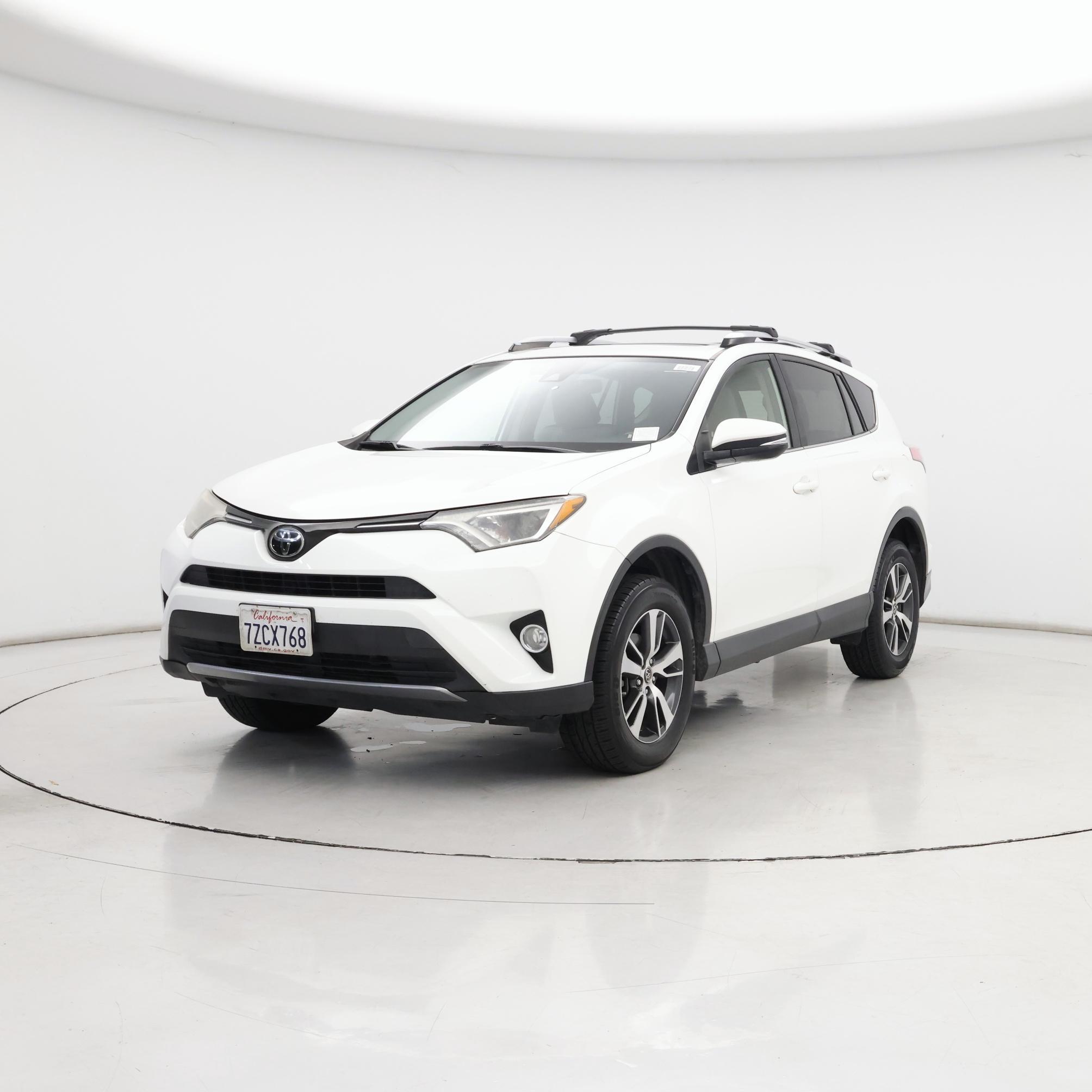 Thumbnail: 2017 Toyota RAV4 - 4