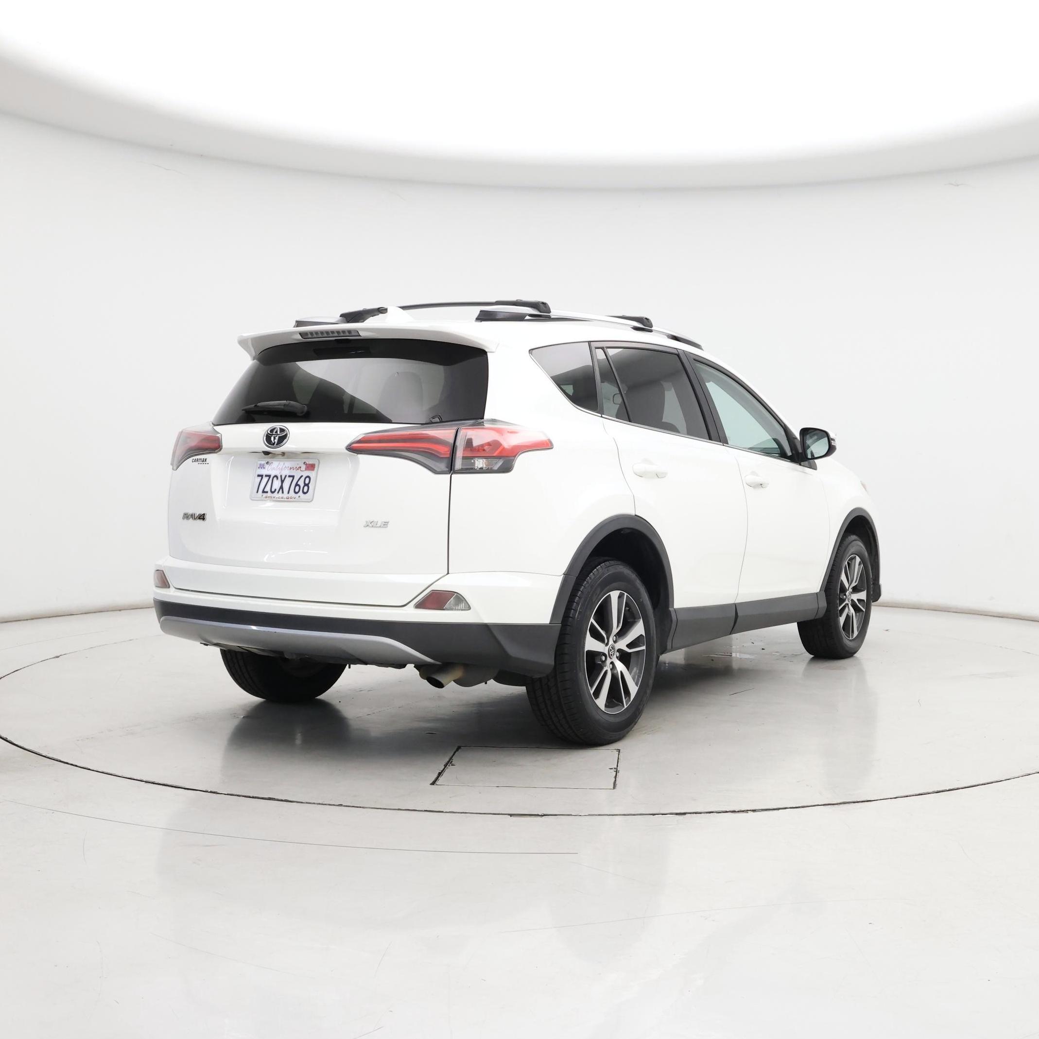 Thumbnail: 2017 Toyota RAV4 - 8