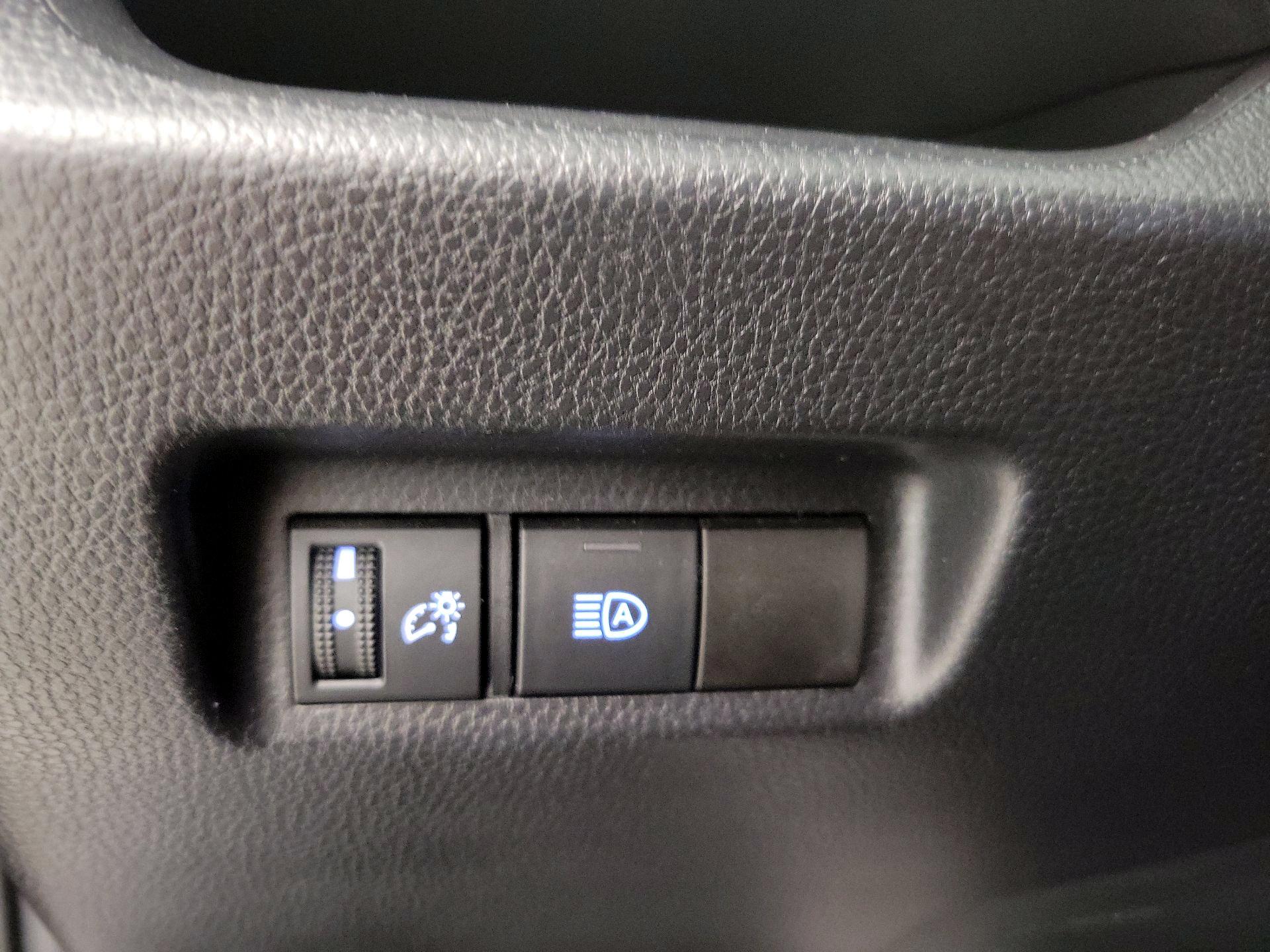Thumbnail: 2021 Toyota RAV4 - 13