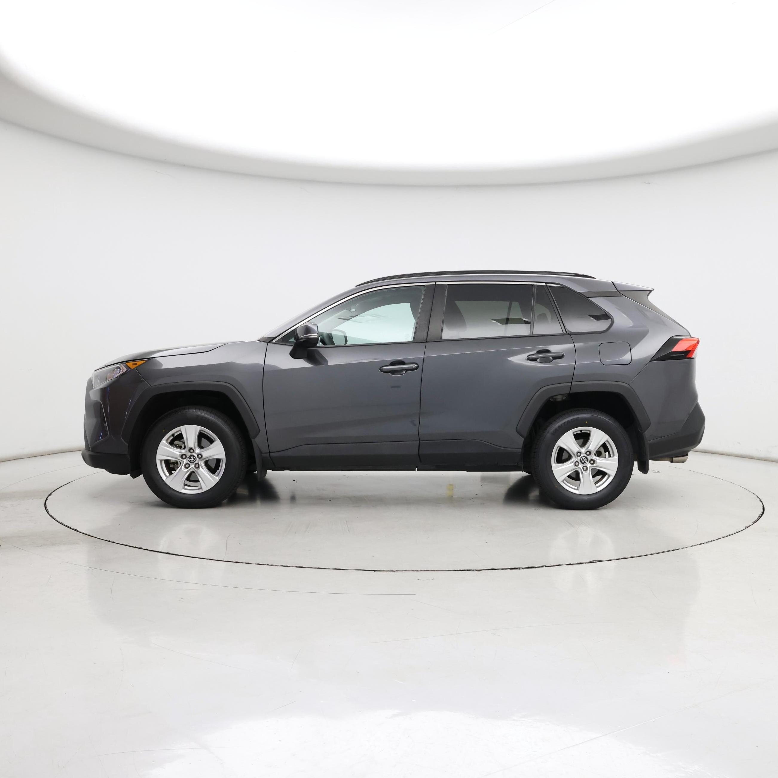 Thumbnail: 2021 Toyota RAV4 - 3