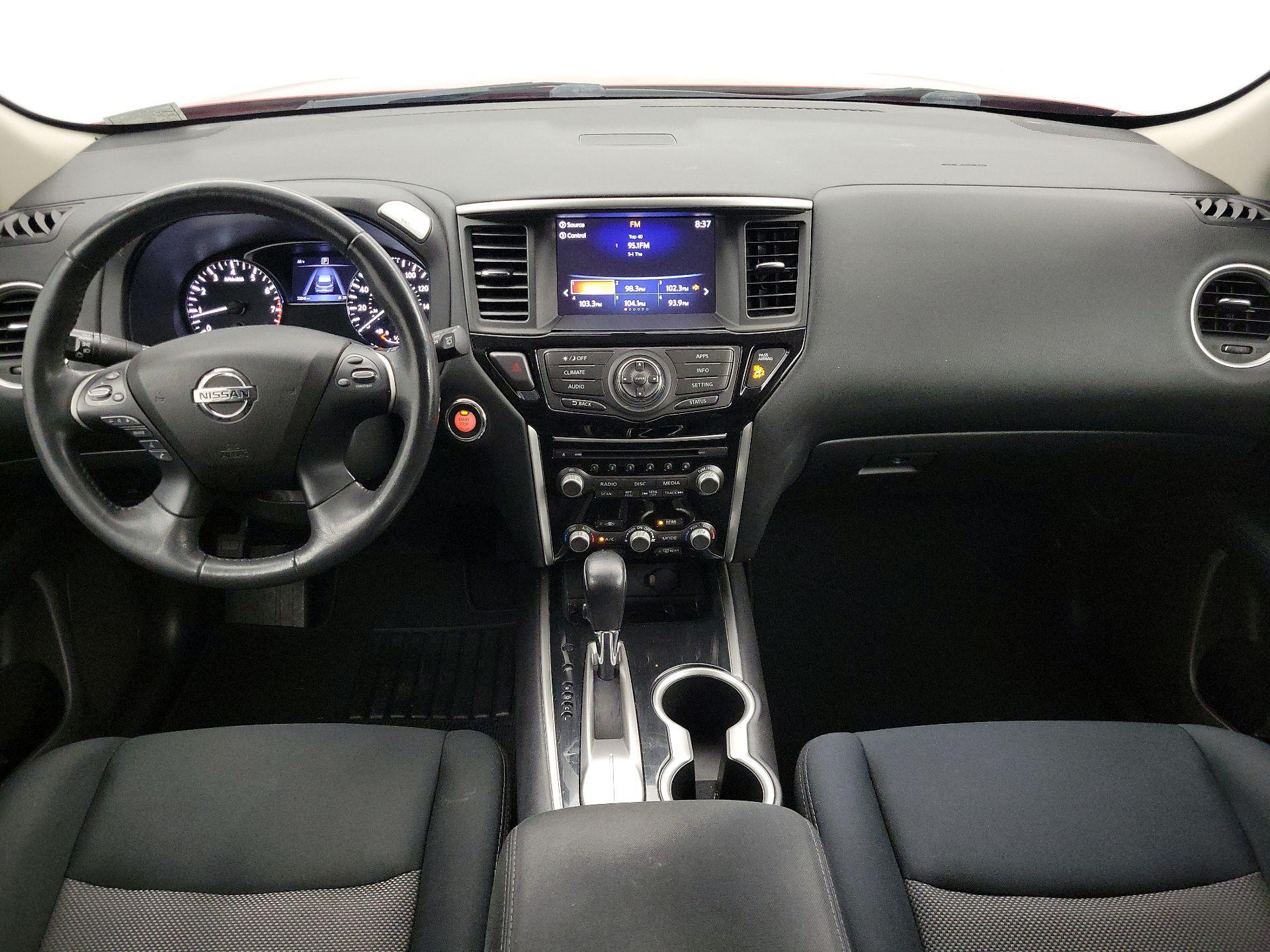 Thumbnail: 2017 Nissan Pathfinder - 9