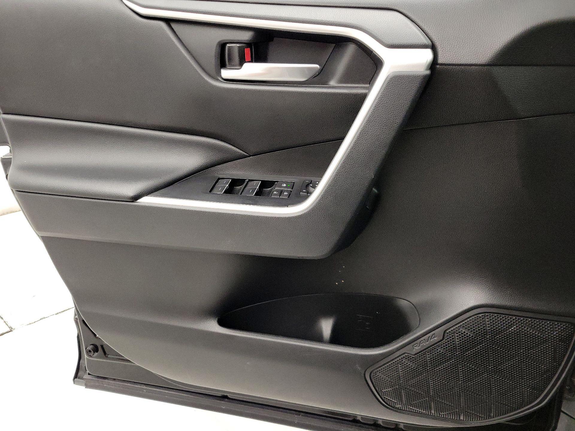 Thumbnail: 2023 Toyota RAV4 - 12