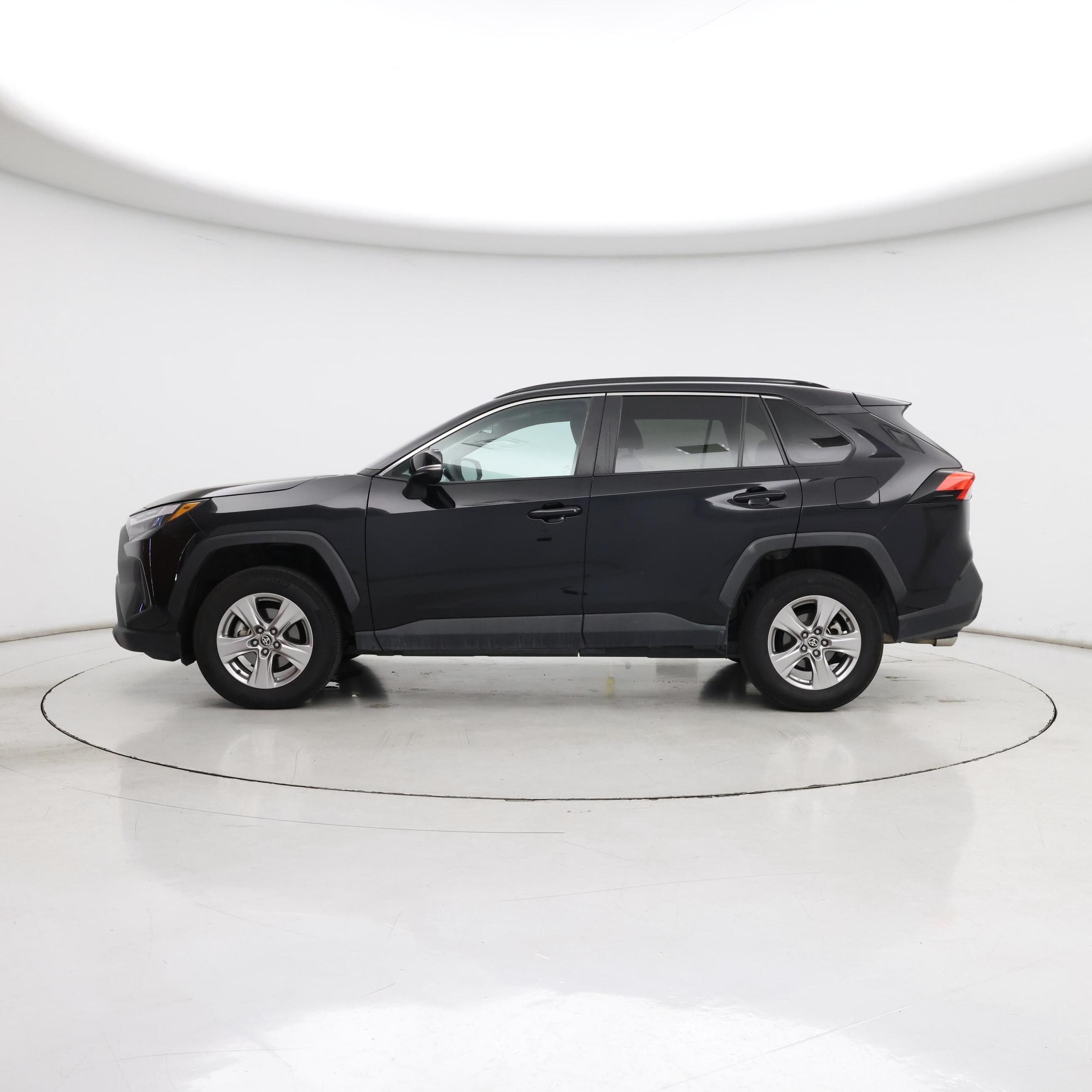 Thumbnail: 2023 Toyota RAV4 - 3