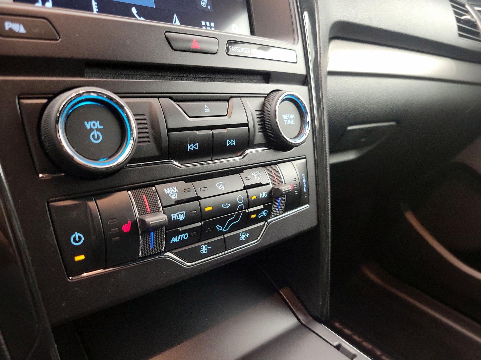 Thumbnail: 2018 Ford Explorer - 17