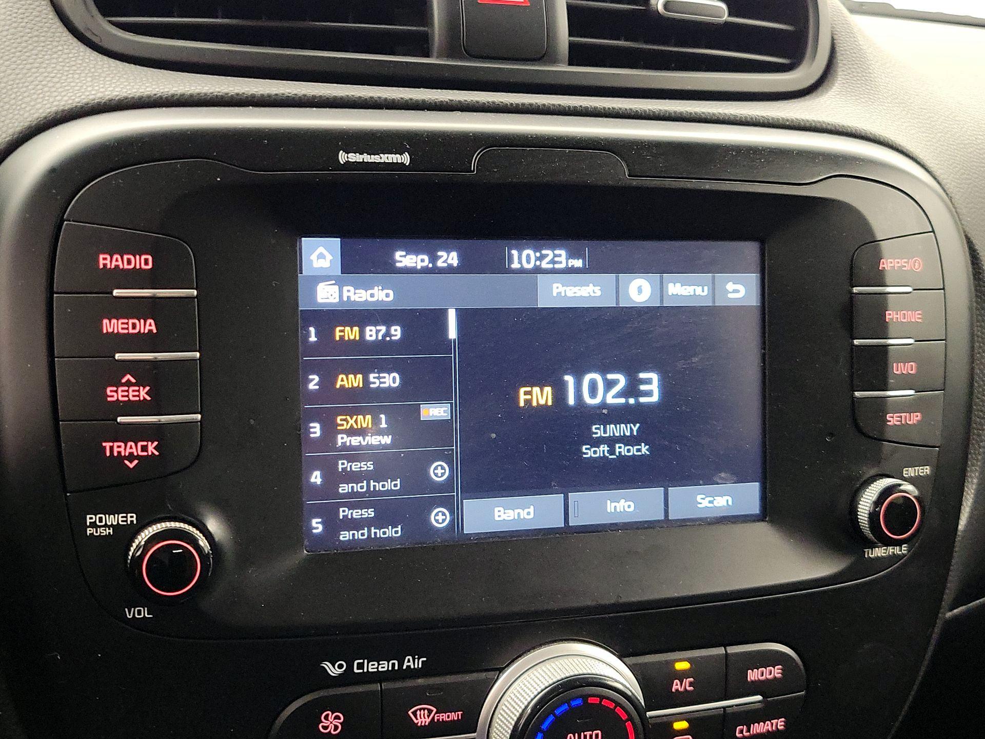 Thumbnail: 2018 Kia Soul - 15