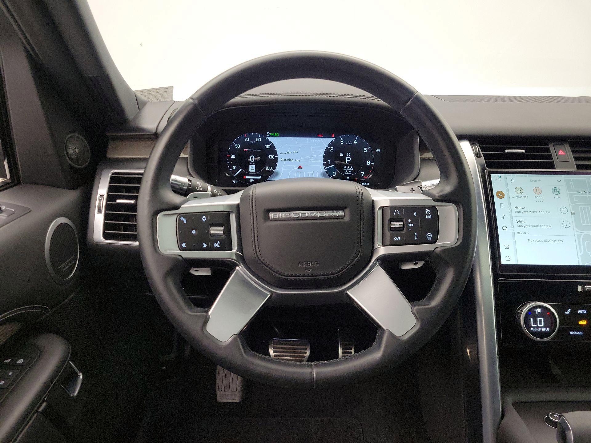 Thumbnail: 2022 Land Rover Discovery - 10