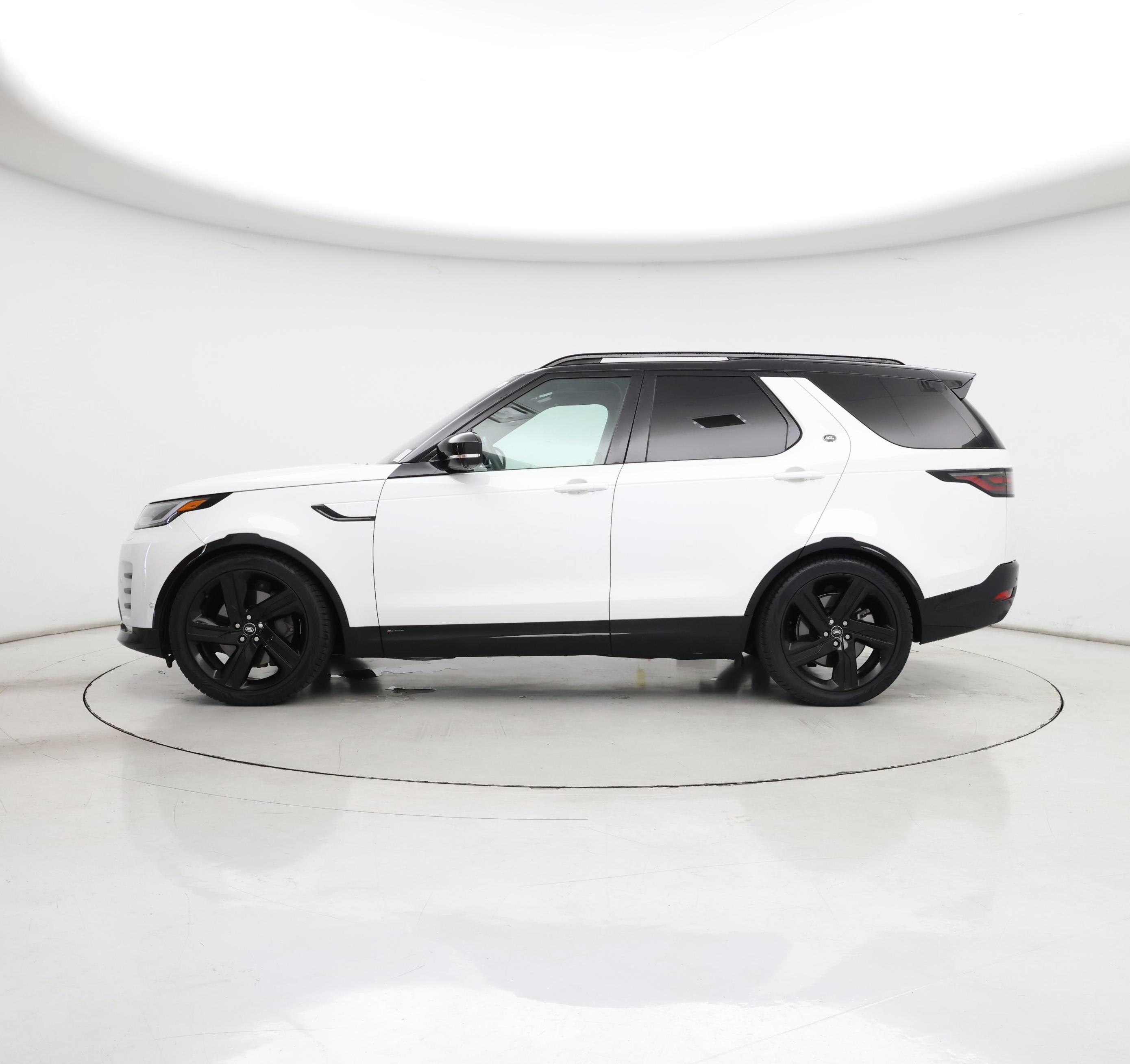 Thumbnail: 2022 Land Rover Discovery - 3