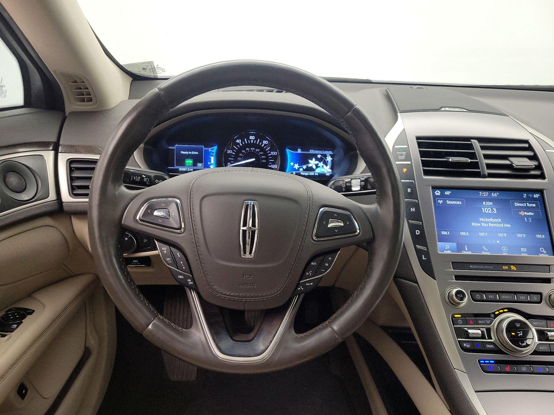 Thumbnail: 2020 Lincoln MKZ - 10
