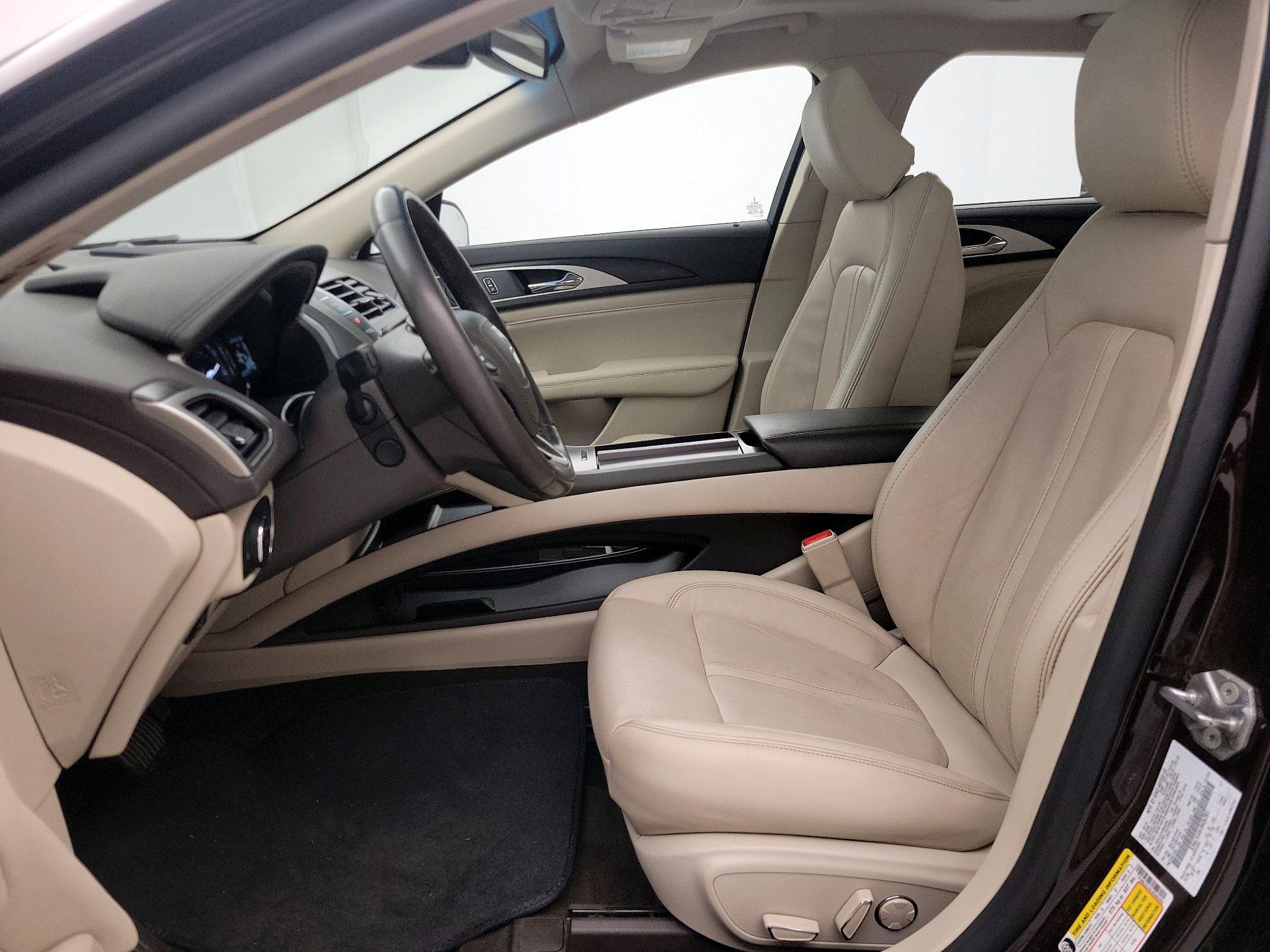 Thumbnail: 2020 Lincoln MKZ - 11