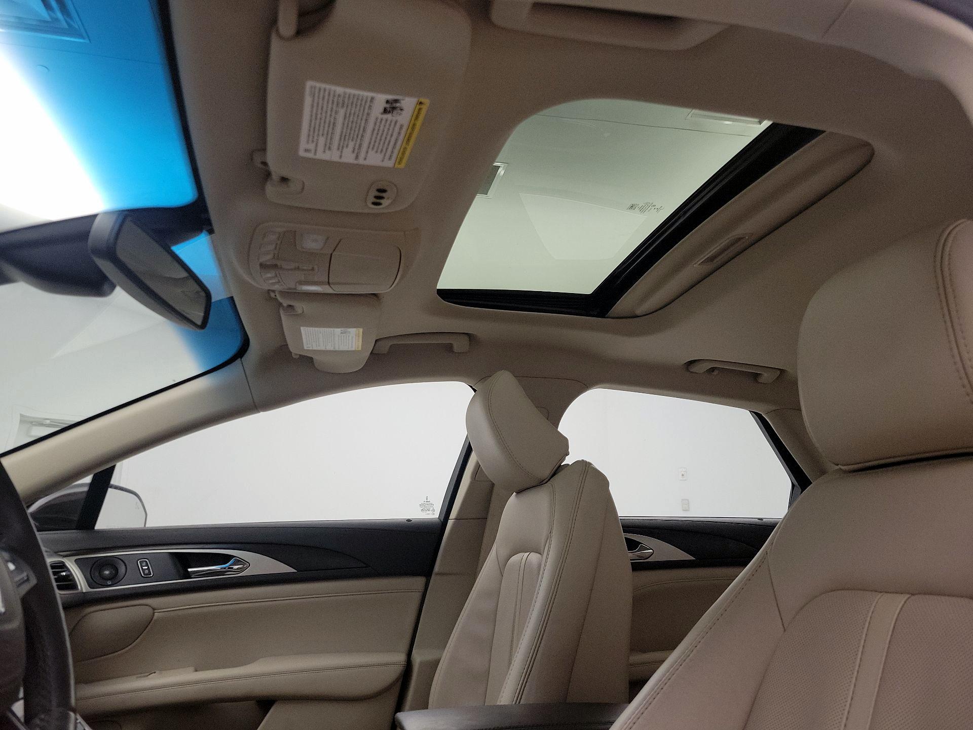 Thumbnail: 2020 Lincoln MKZ - 19