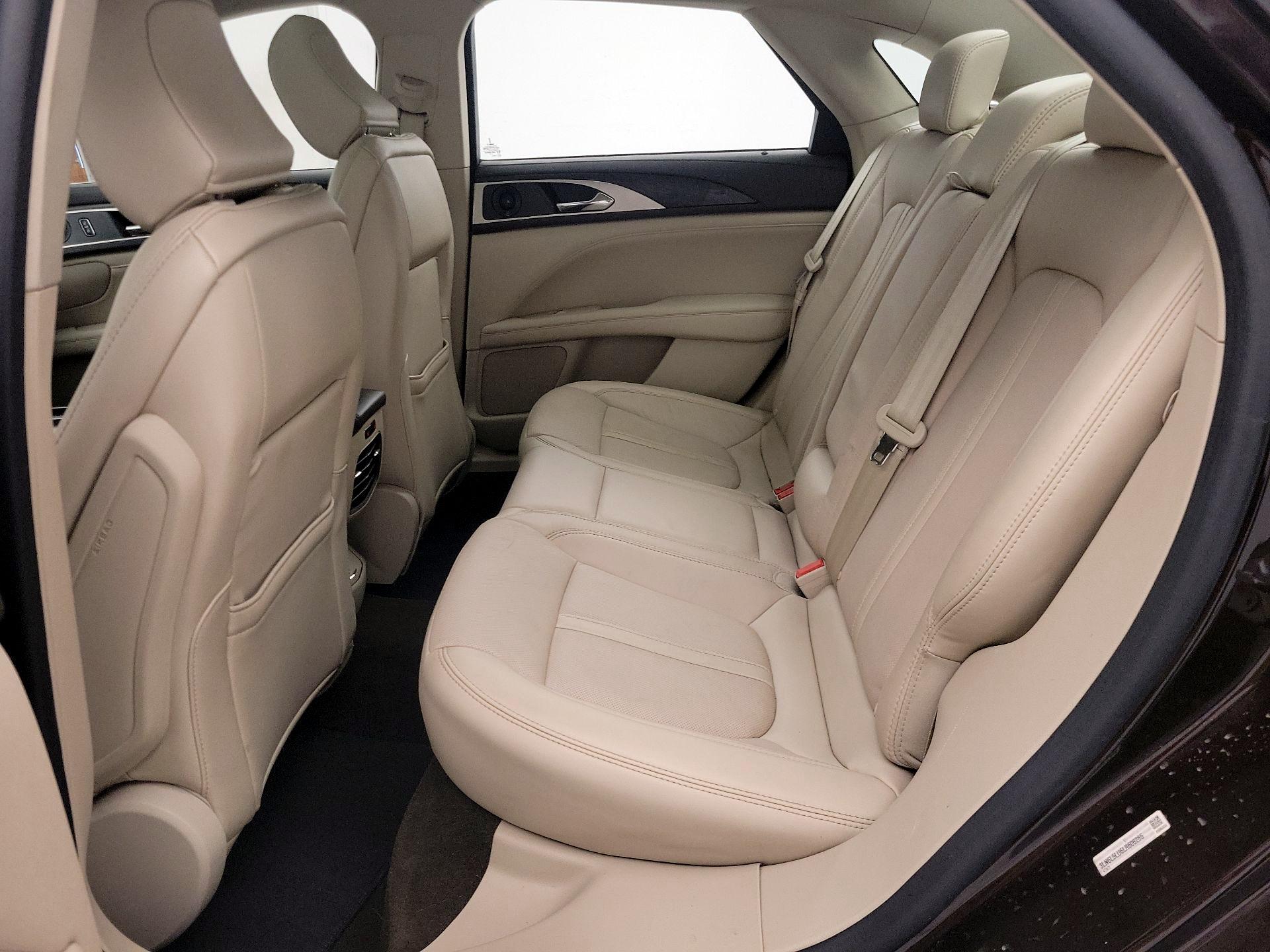 Thumbnail: 2020 Lincoln MKZ - 20