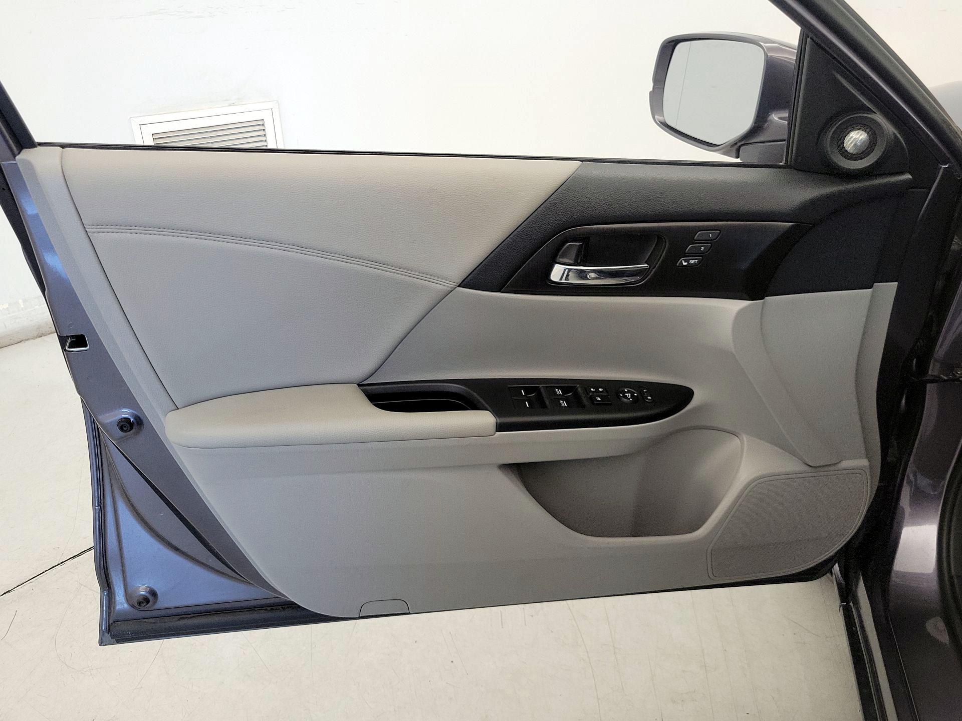 Thumbnail: 2015 Honda Accord - 12