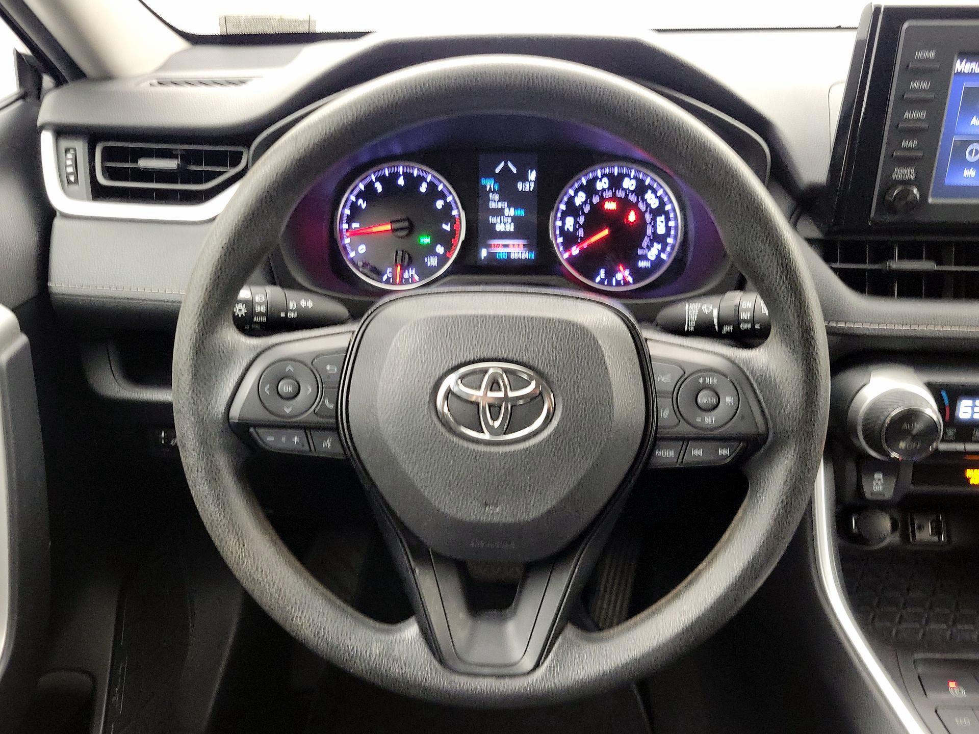 Thumbnail: 2019 Toyota RAV4 - 10