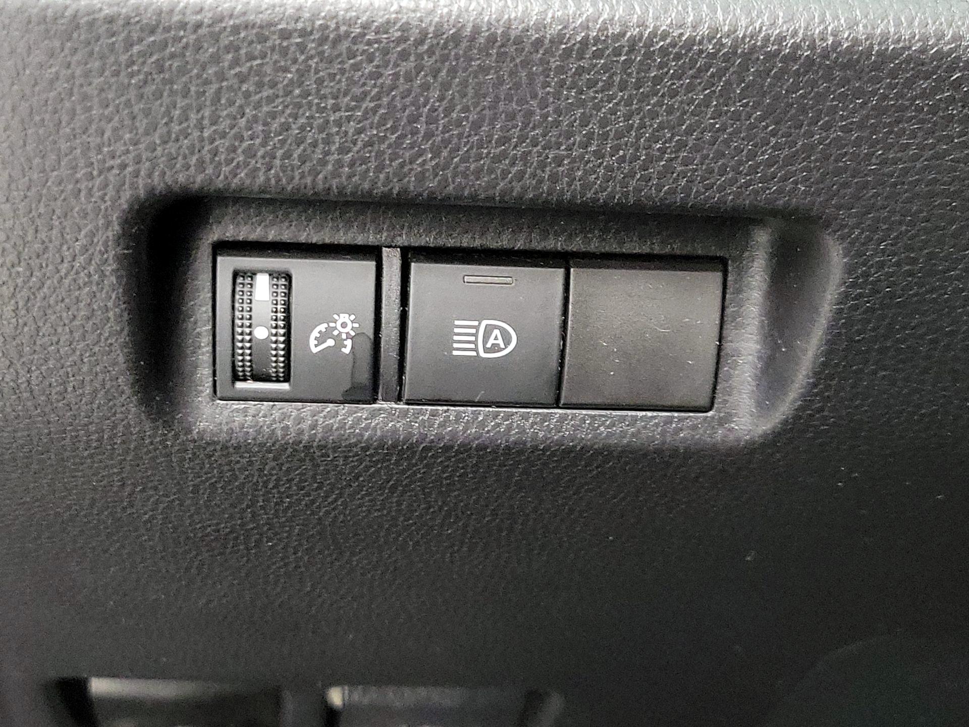 Thumbnail: 2019 Toyota RAV4 - 13