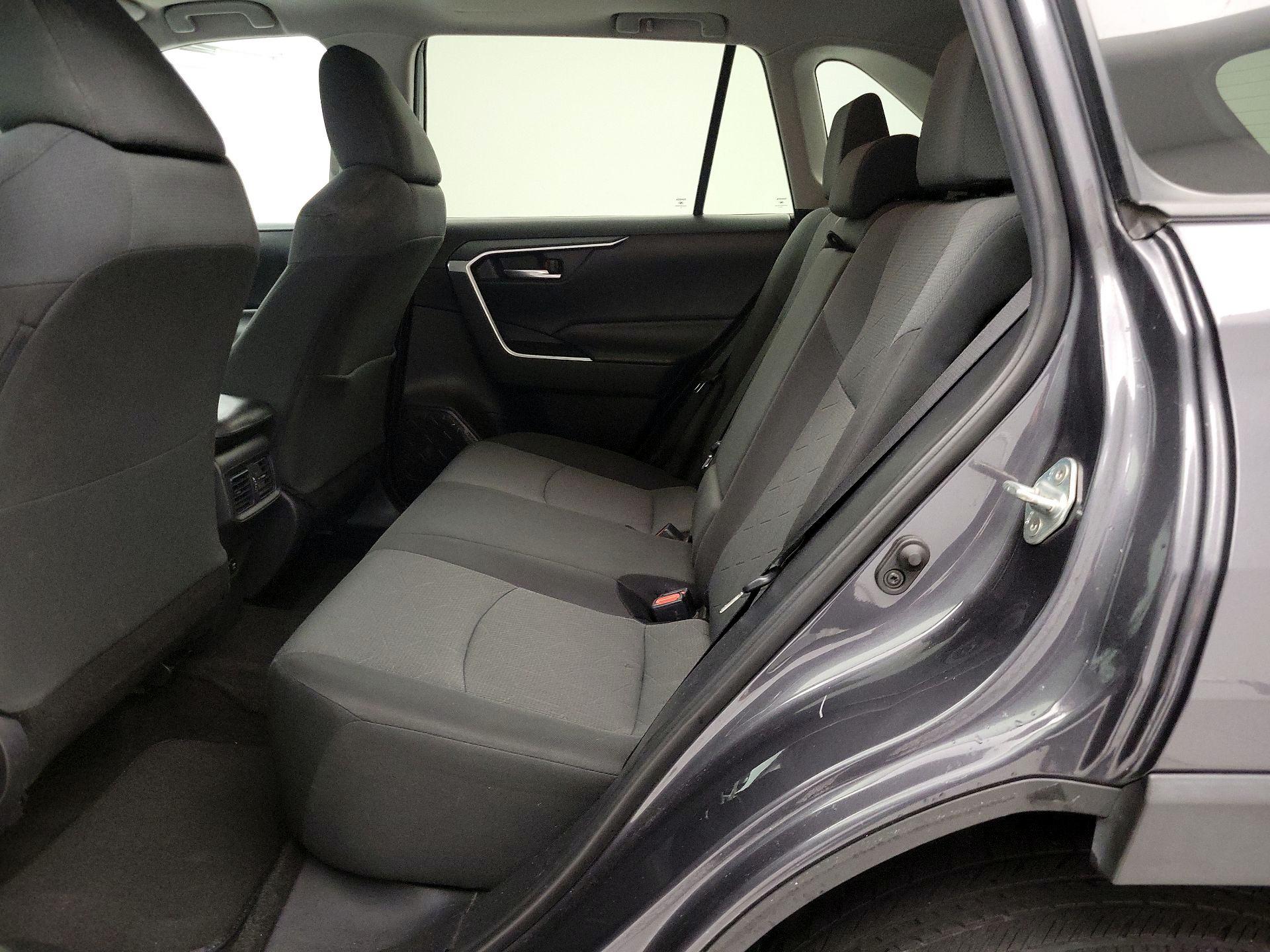 Thumbnail: 2019 Toyota RAV4 - 20