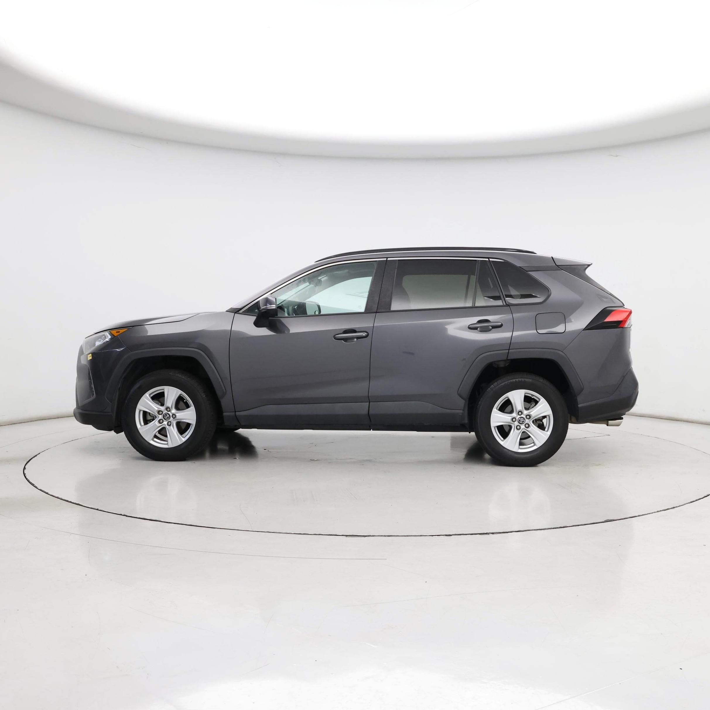 Thumbnail: 2019 Toyota RAV4 - 3