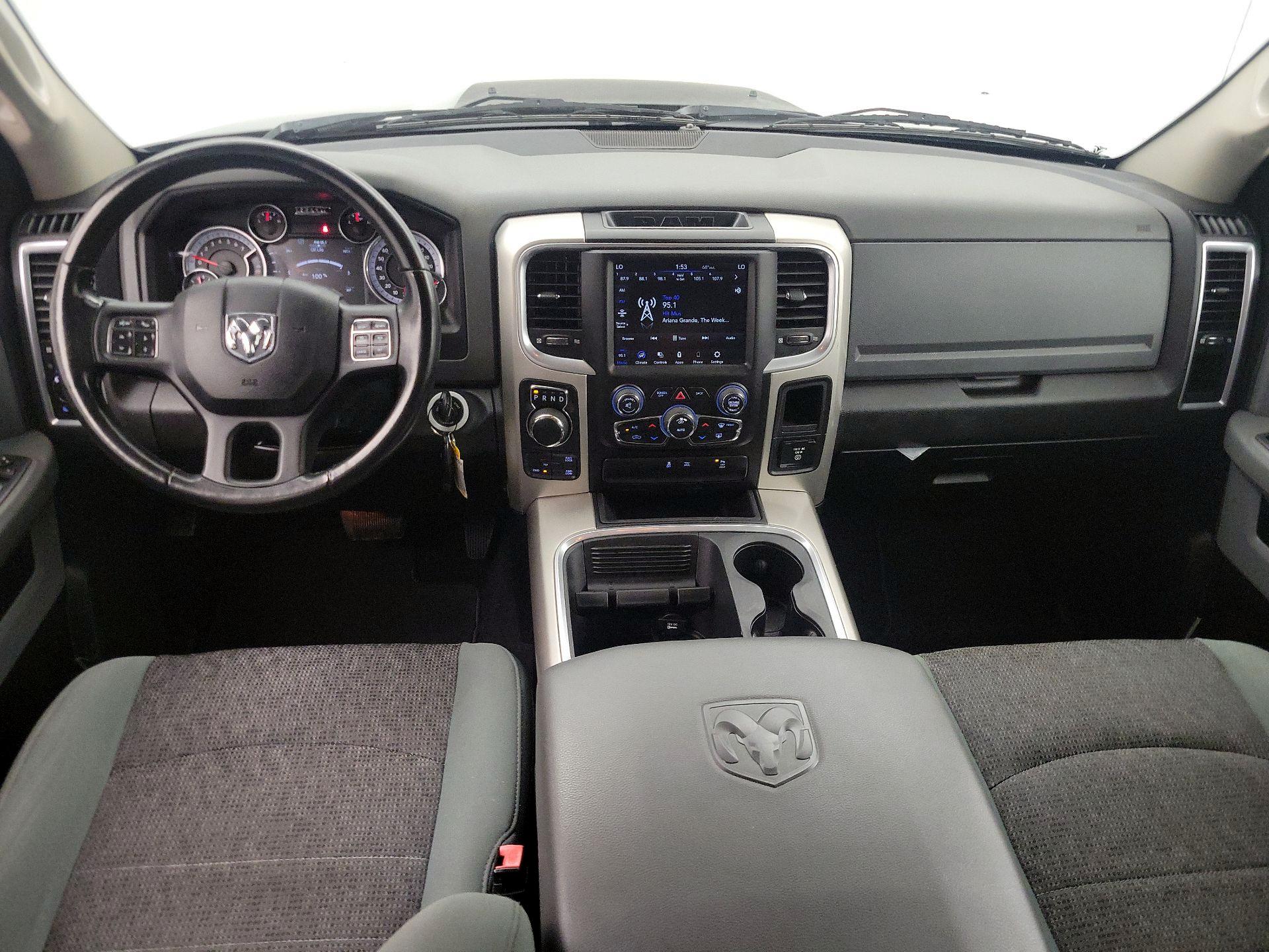 Thumbnail: 2020 RAM 1500 Classic - 9