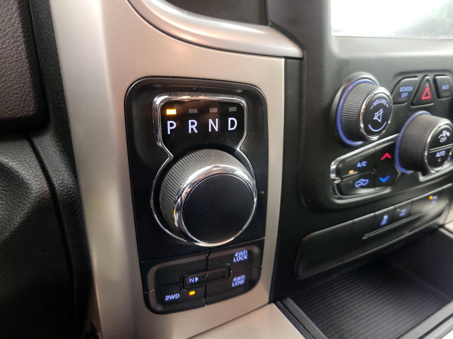 Thumbnail: 2020 RAM 1500 Classic - 17