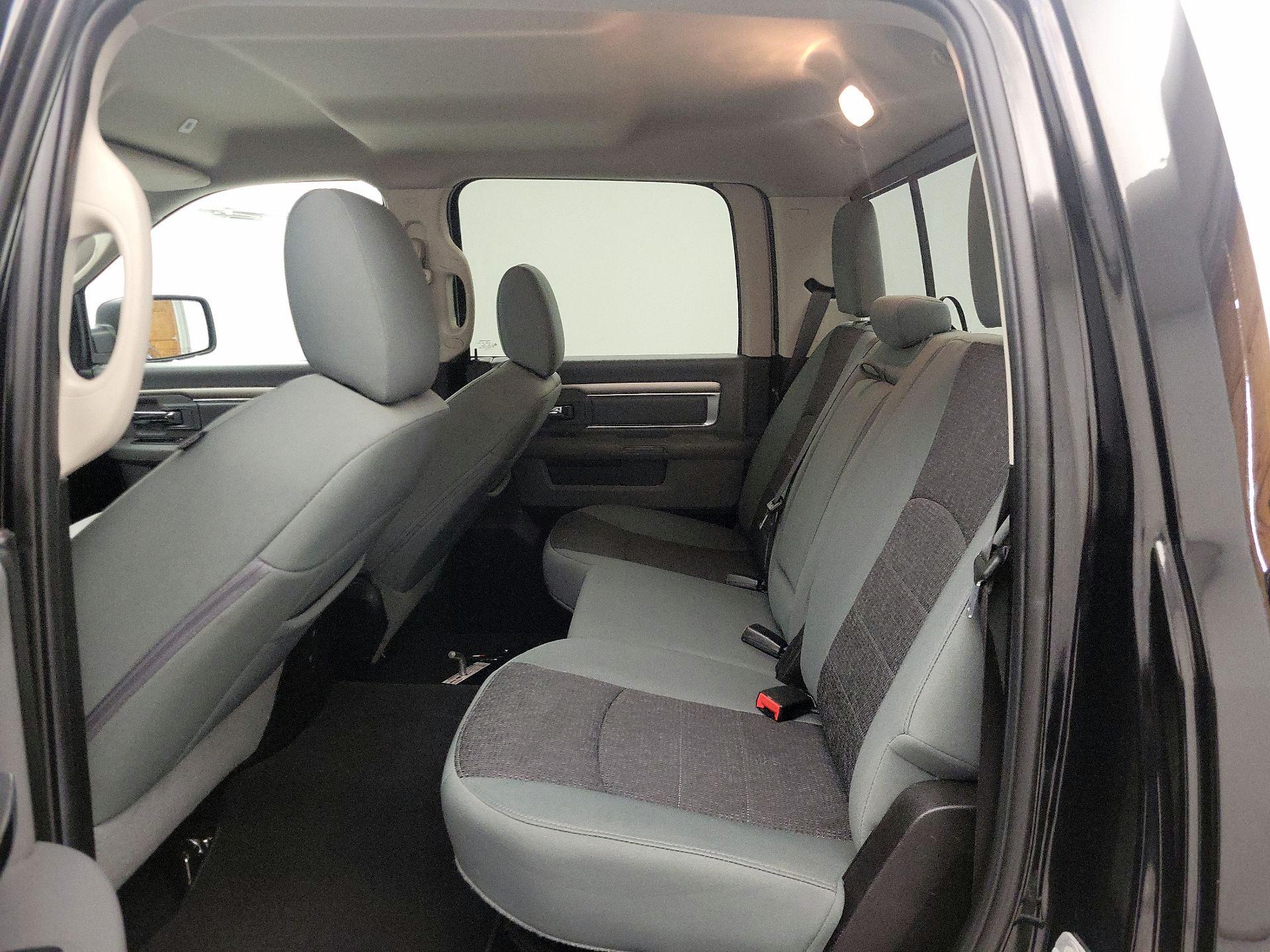 Thumbnail: 2020 RAM 1500 Classic - 18
