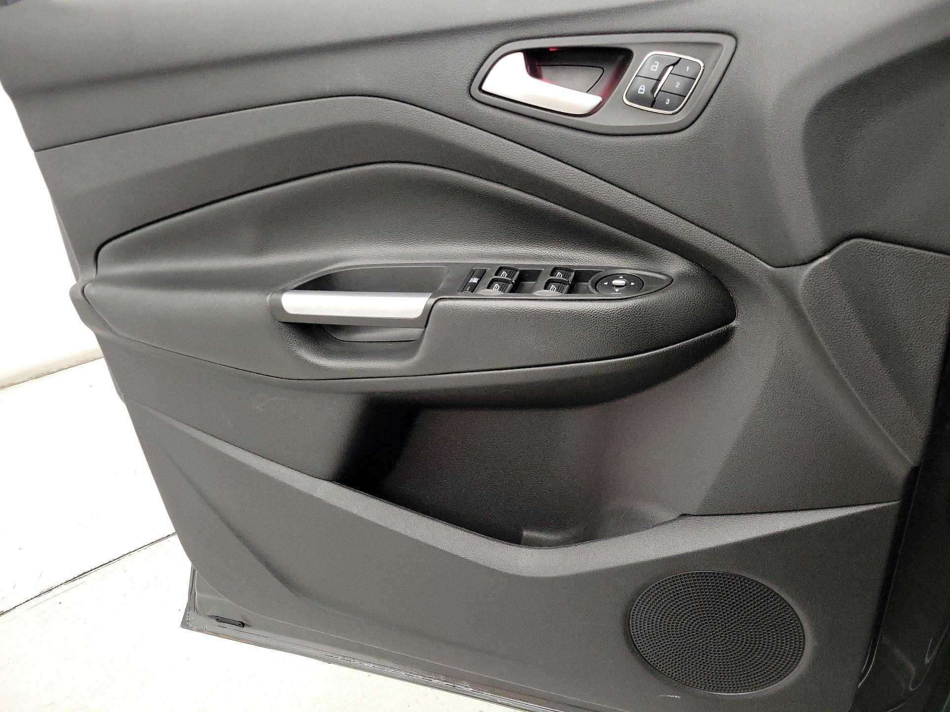Thumbnail: 2016 Ford Escape - 12