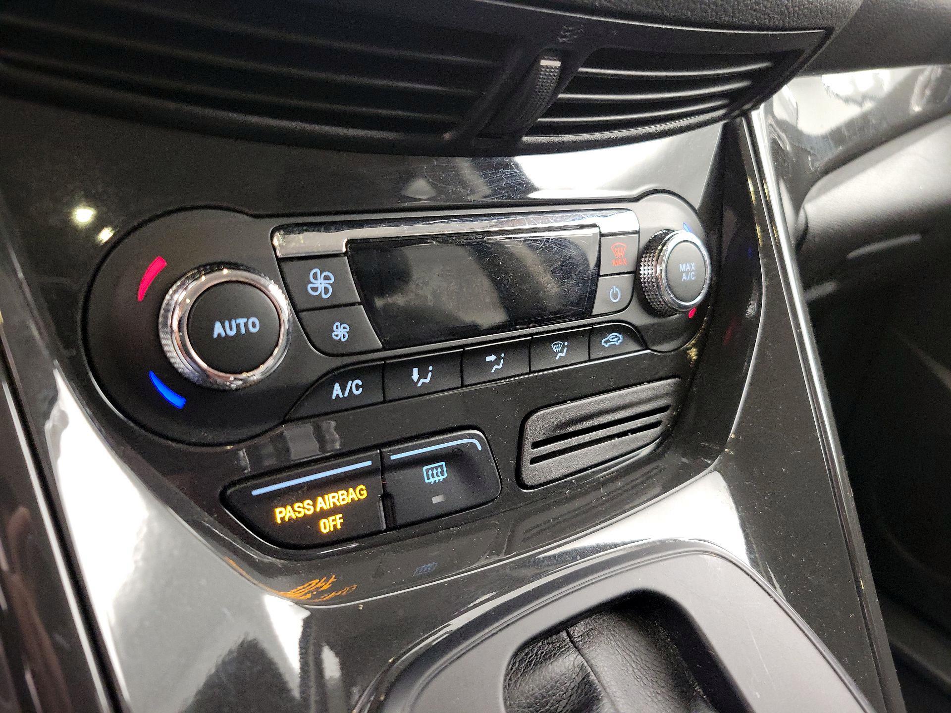 Thumbnail: 2016 Ford Escape - 17