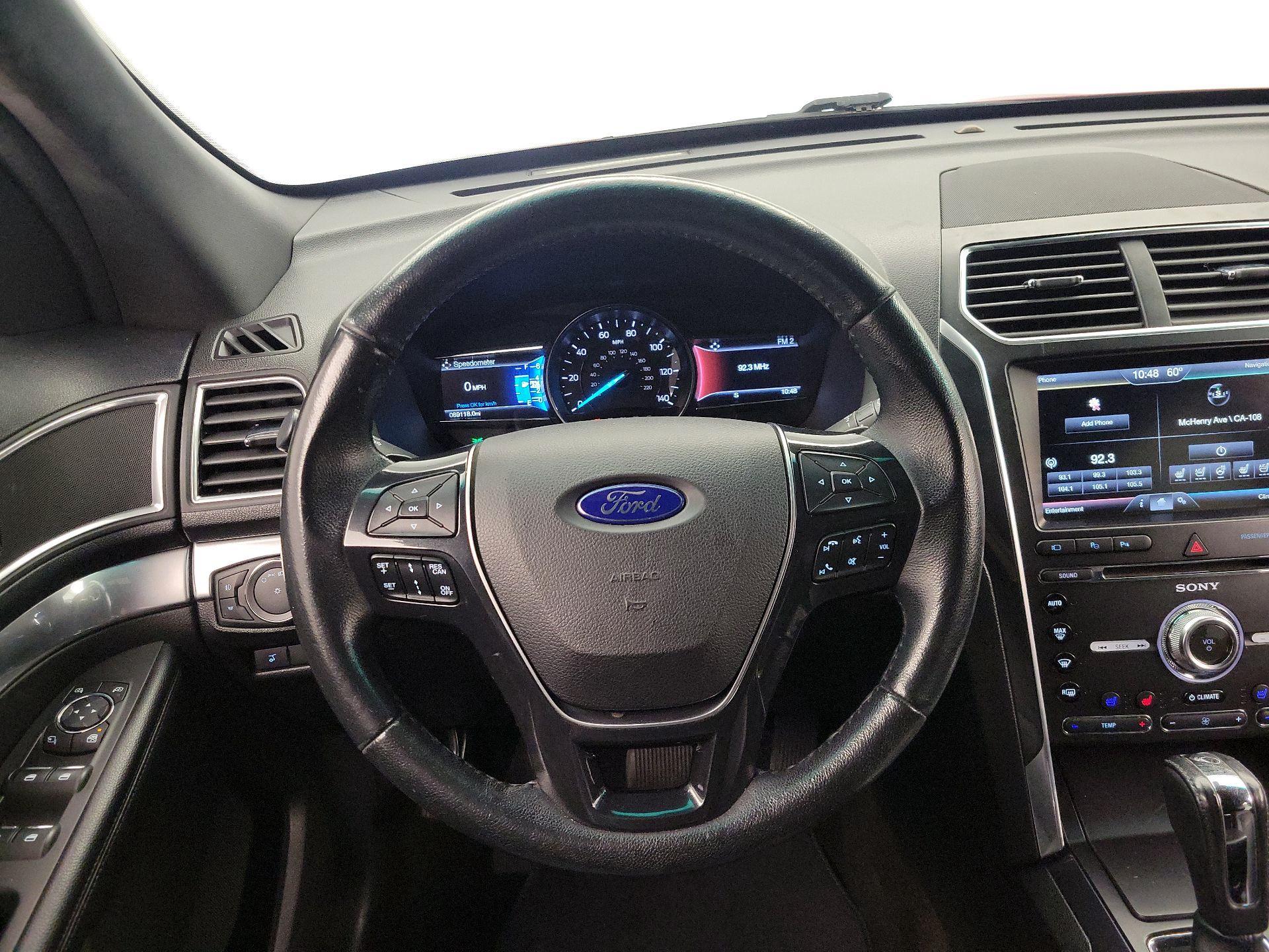 Thumbnail: 2016 Ford Explorer - 10