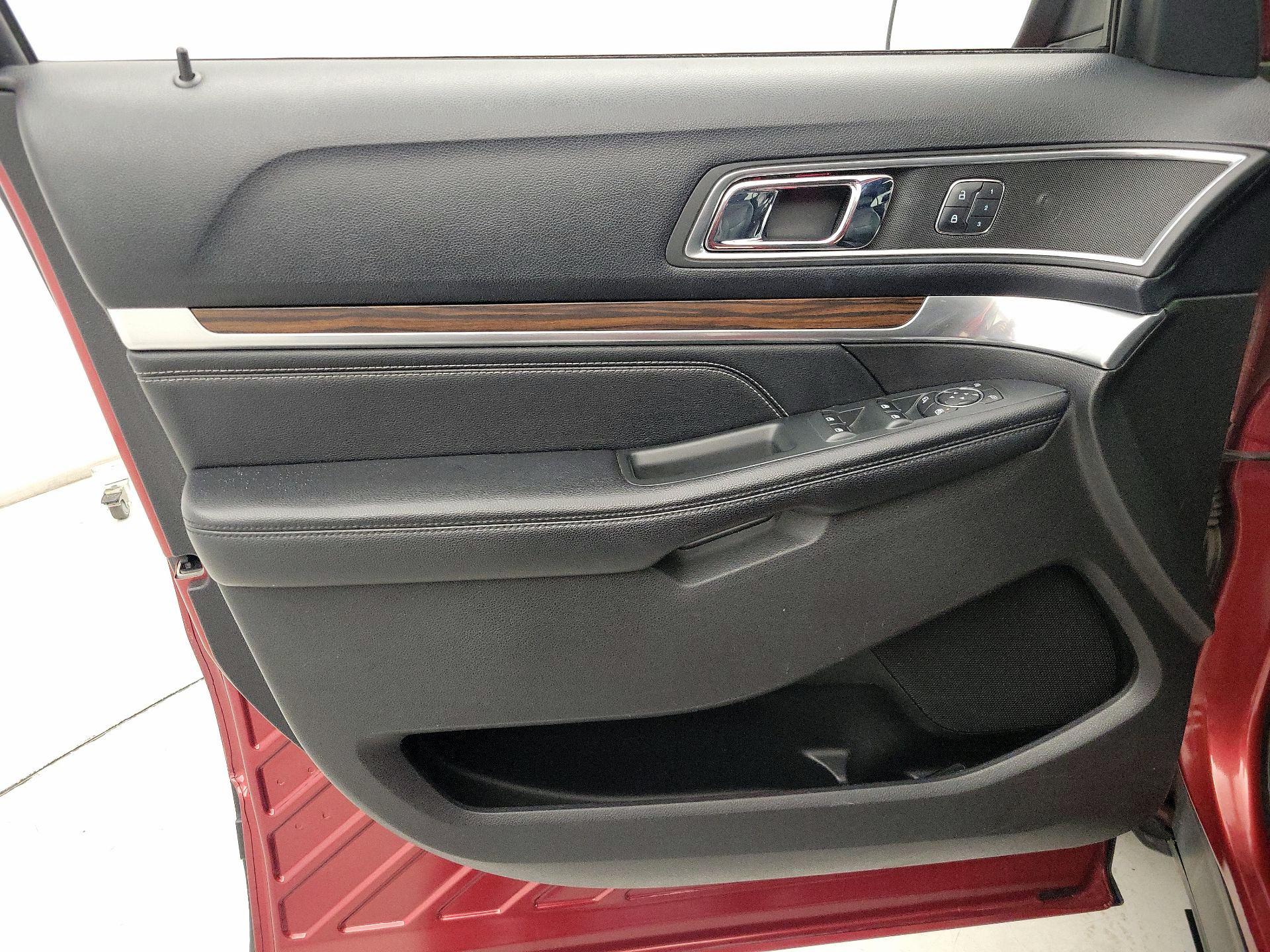 Thumbnail: 2016 Ford Explorer - 12