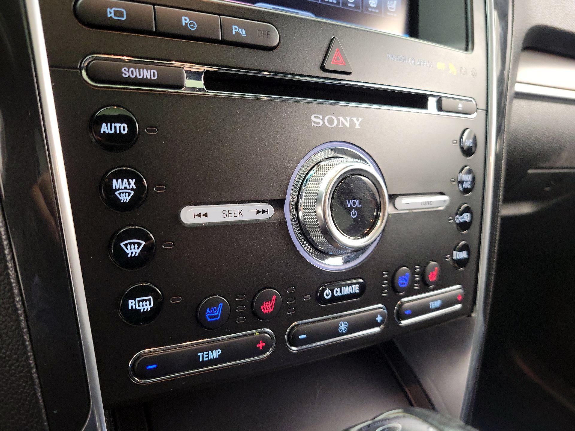 Thumbnail: 2016 Ford Explorer - 17